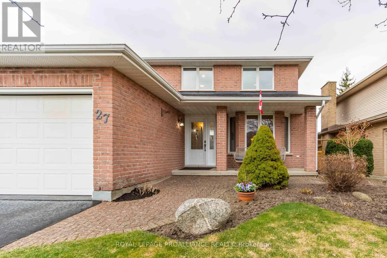 27 Northumberland Boulevard, Quinte West, Ontario  K8V 6L6 - Photo 3 - X12088912