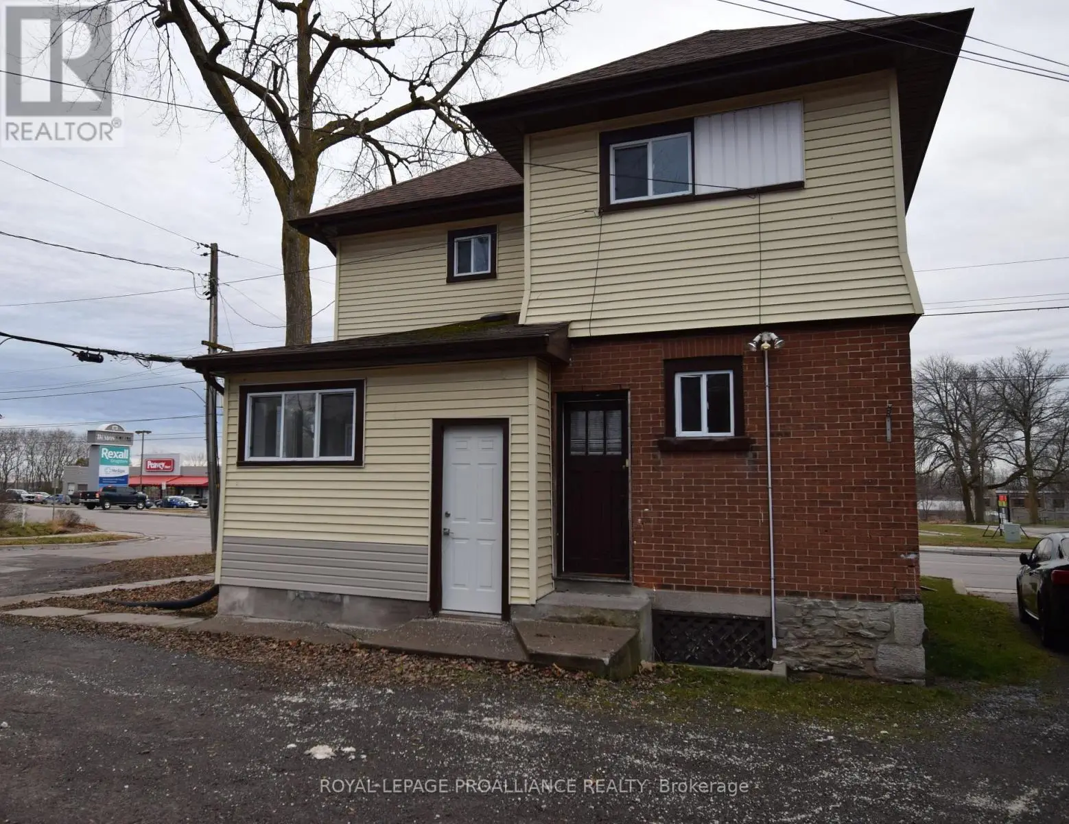 158 Dundas Street E, Belleville, Ontario  K8N 1C7 - Photo 3 - X12085874