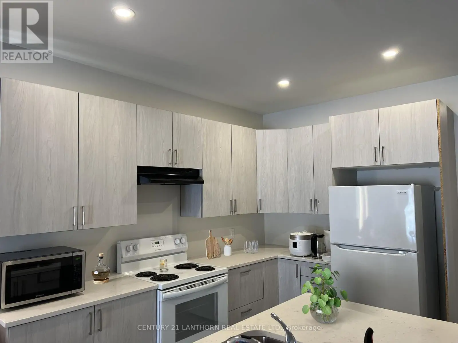 64 Markland Avenue, Prince Edward County, Ontario  K0K 2T0 - Photo 3 - X12000945