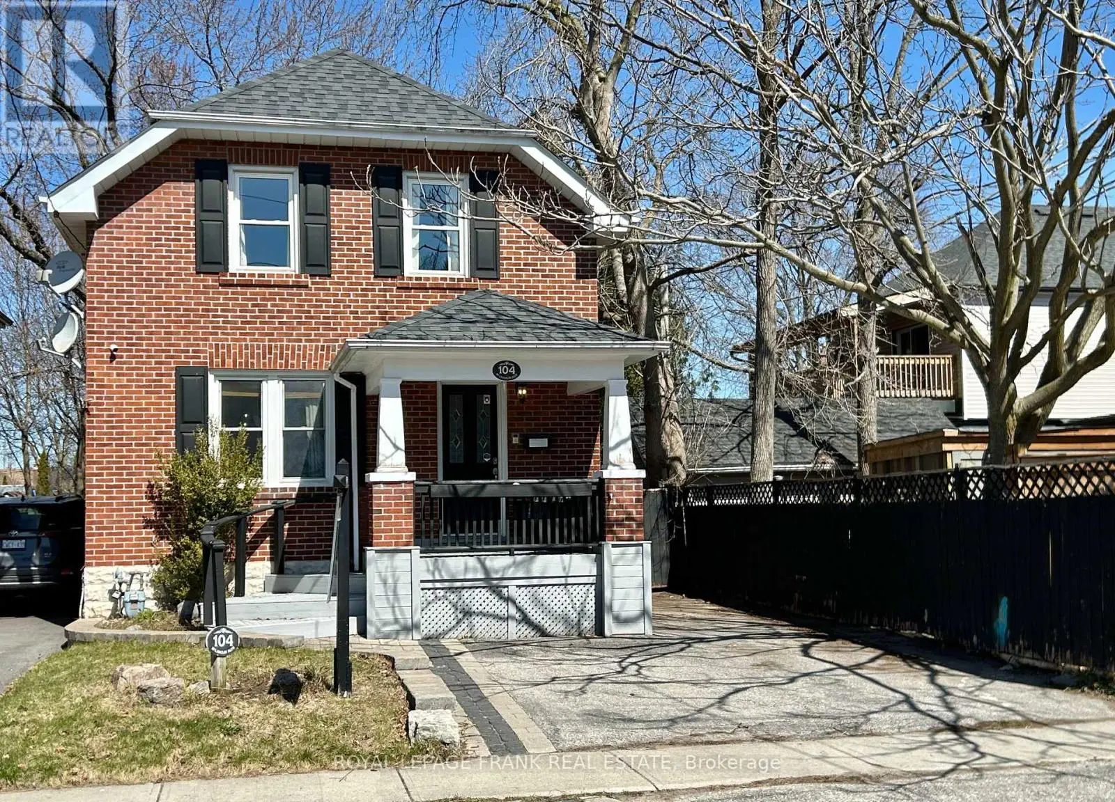 104 Mclaughlin Boulevard, Oshawa, Ontario  L1G 2P3 - Photo 1 - E12089481