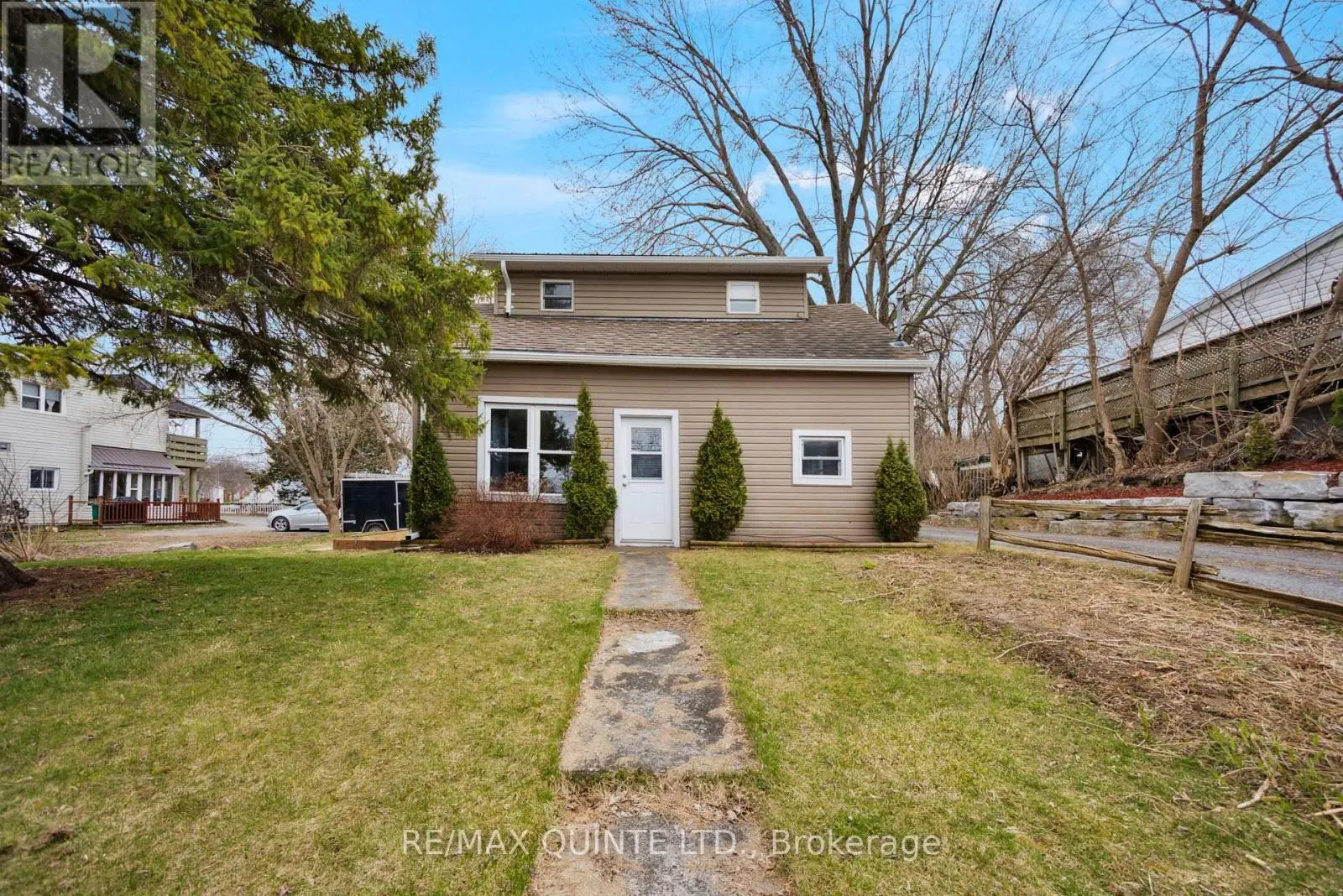7 Elks Street, Prince Edward County, Ontario  K0K 2T0 - Photo 1 - X12089974