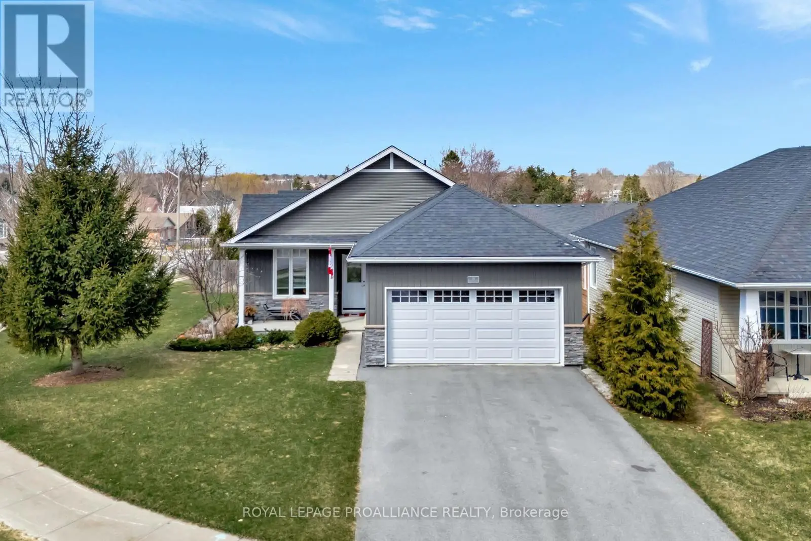 39 Owen Street, Prince Edward County, Ontario  K0K 2T0 - Photo 1 - X12090331