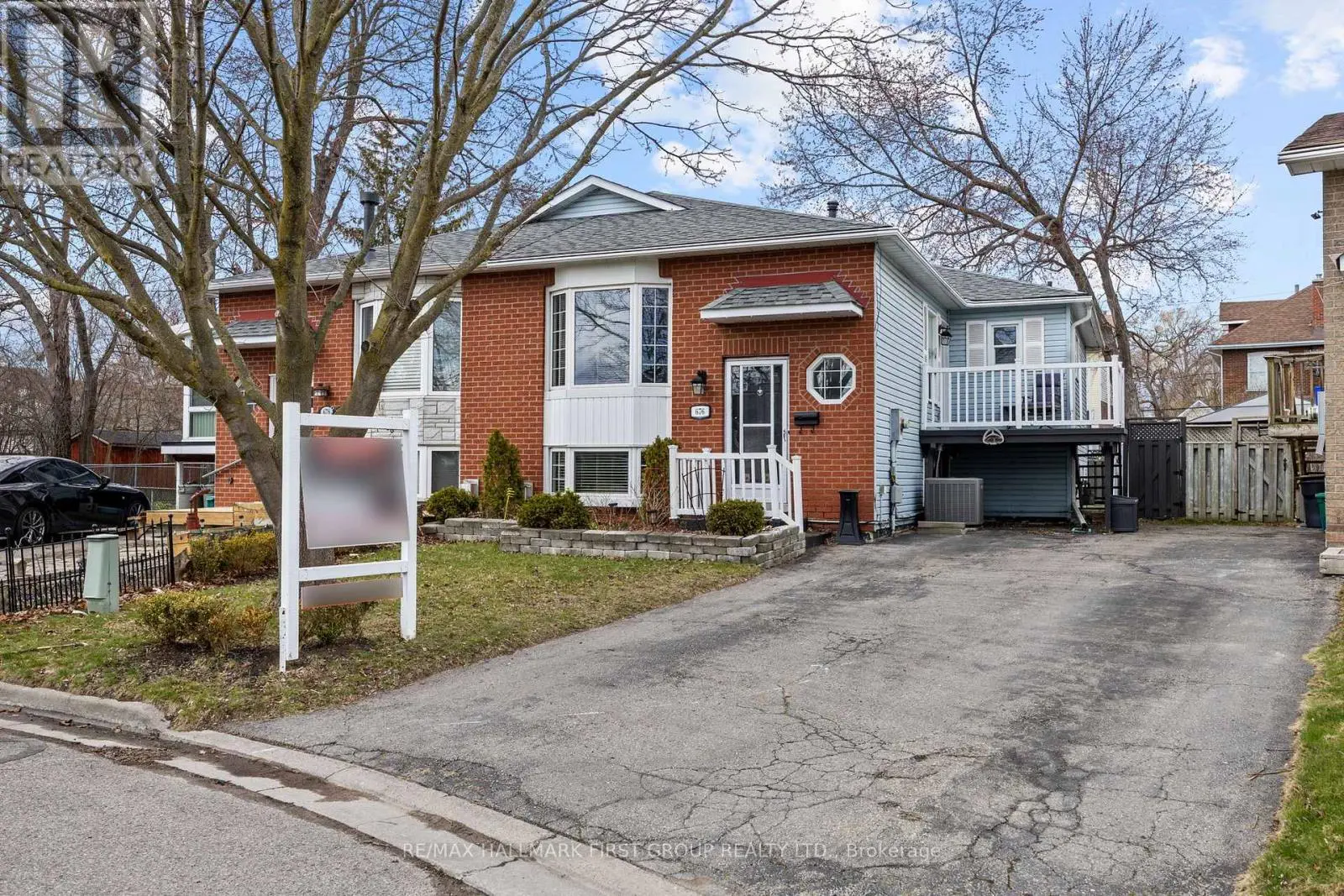 676 Frobisher Court, Oshawa, Ontario  L1J 8M9 - Photo 1 - E12091085
