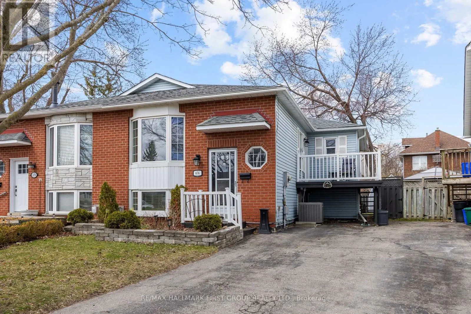 676 Frobisher Court, Oshawa, Ontario  L1J 8M9 - Photo 2 - E12091085