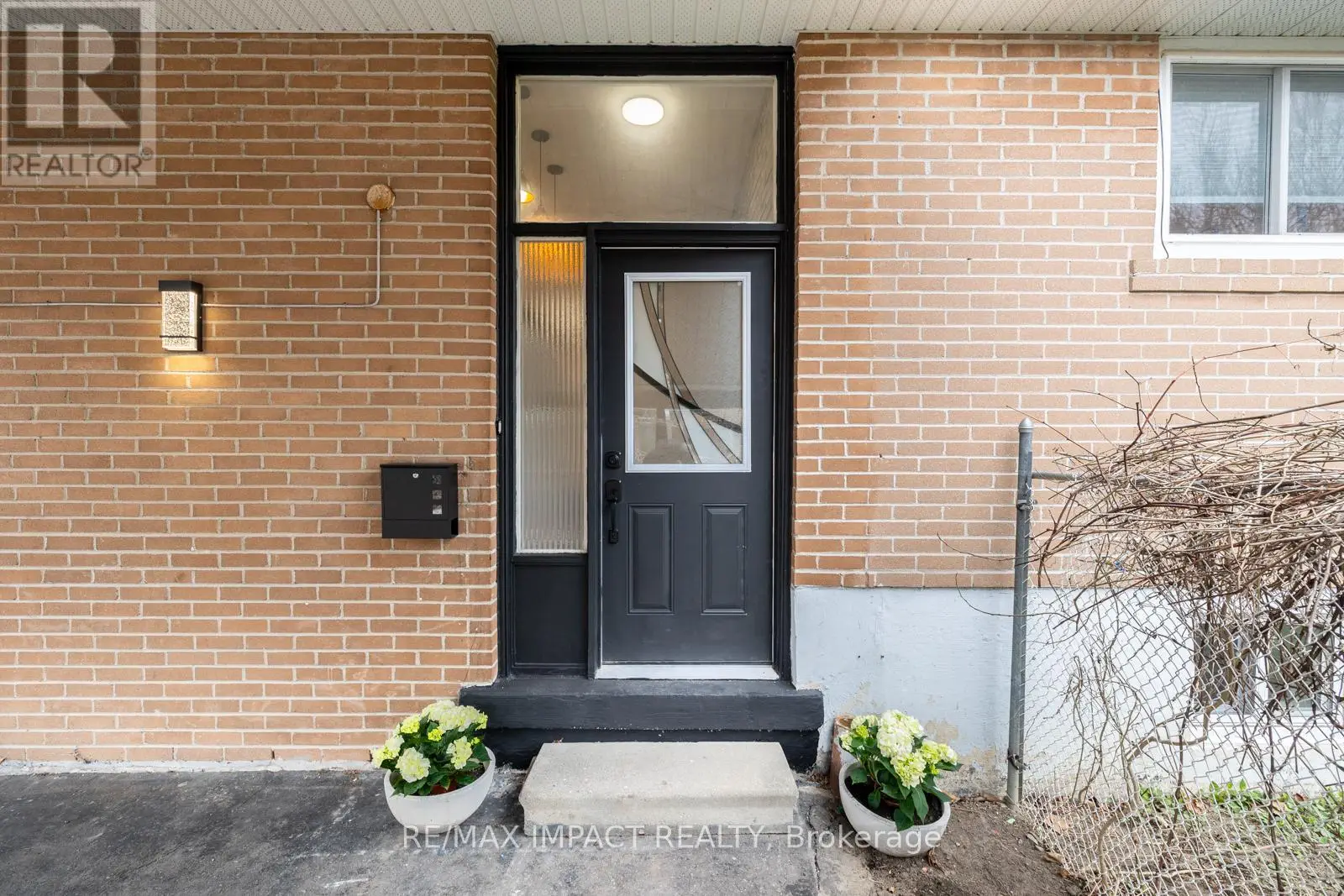205 Sylvan Avenue, Toronto, Ontario  M1E 1A4 - Photo 2 - E12091522