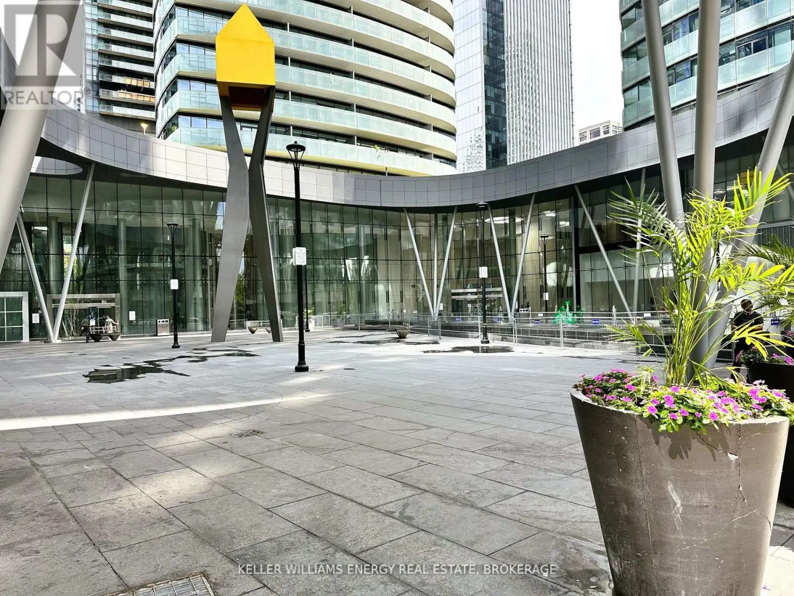 1409 - 12 York Street, Toronto, Ontario  M5J 0A9 - Photo 3 - C12013542