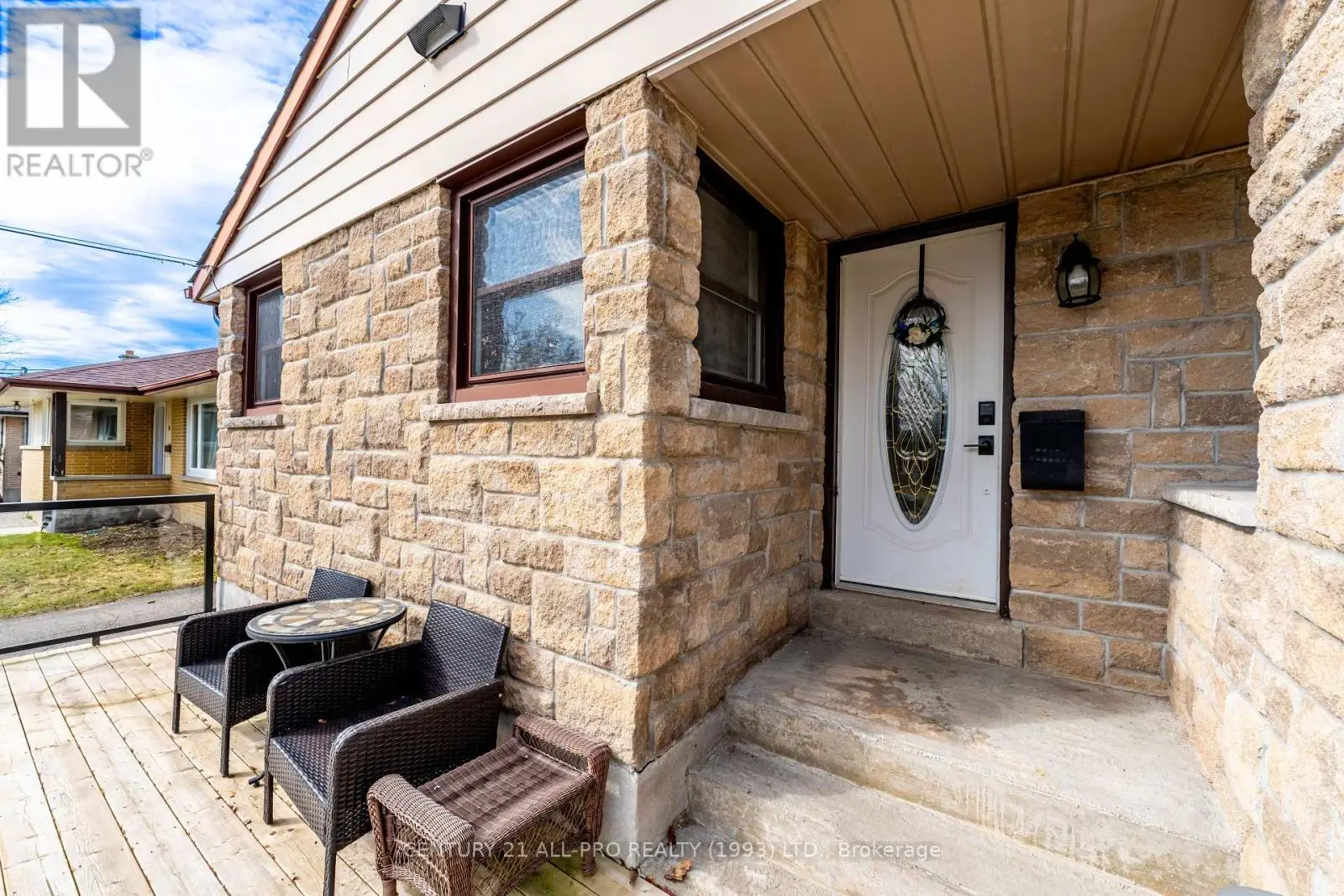 621 Ruth Street, Cobourg, Ontario  K9A 2T9 - Photo 3 - X12091588