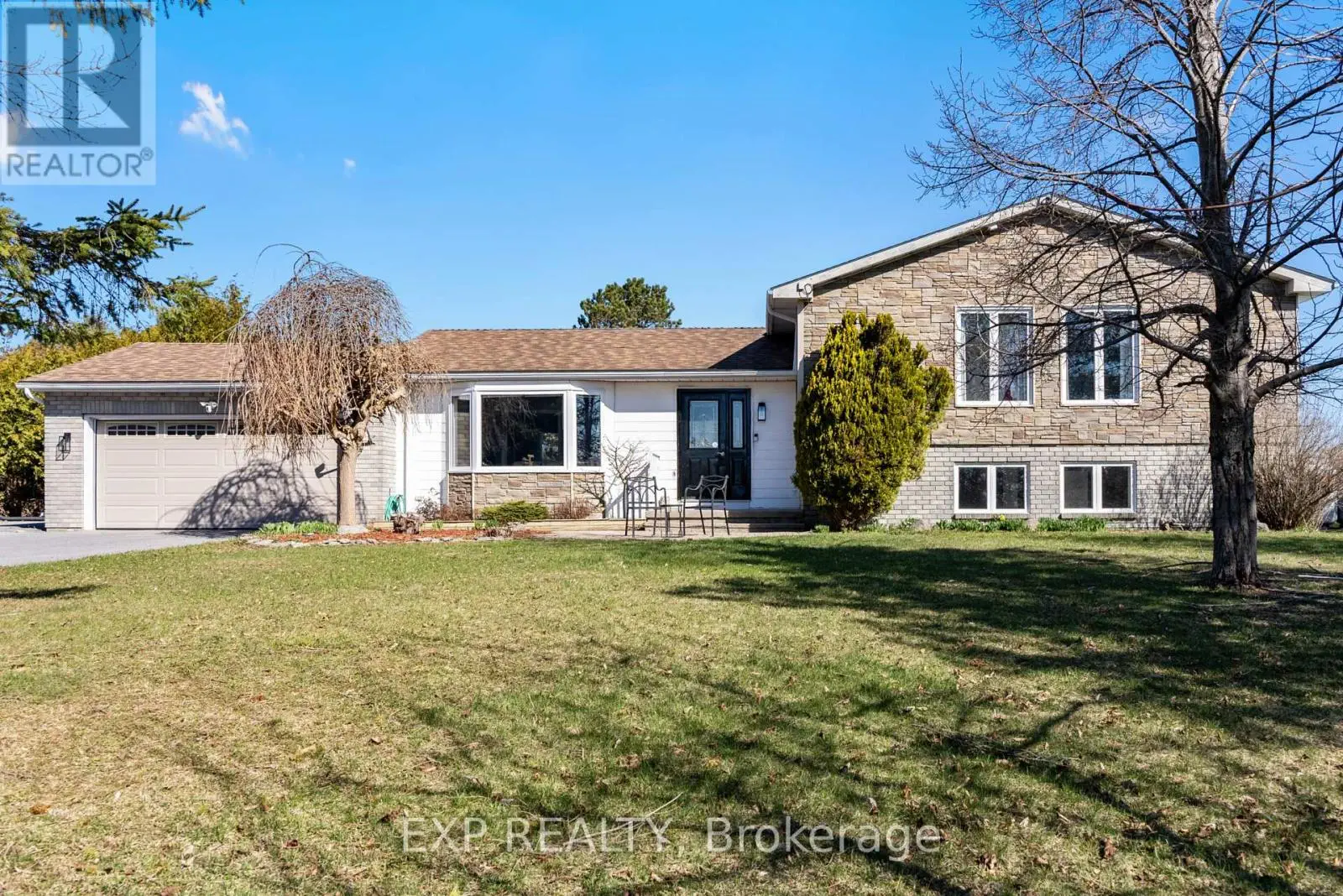 1747 County Road 8, Prince Edward County, Ontario  K0K 2T0 - Photo 1 - X12092796
