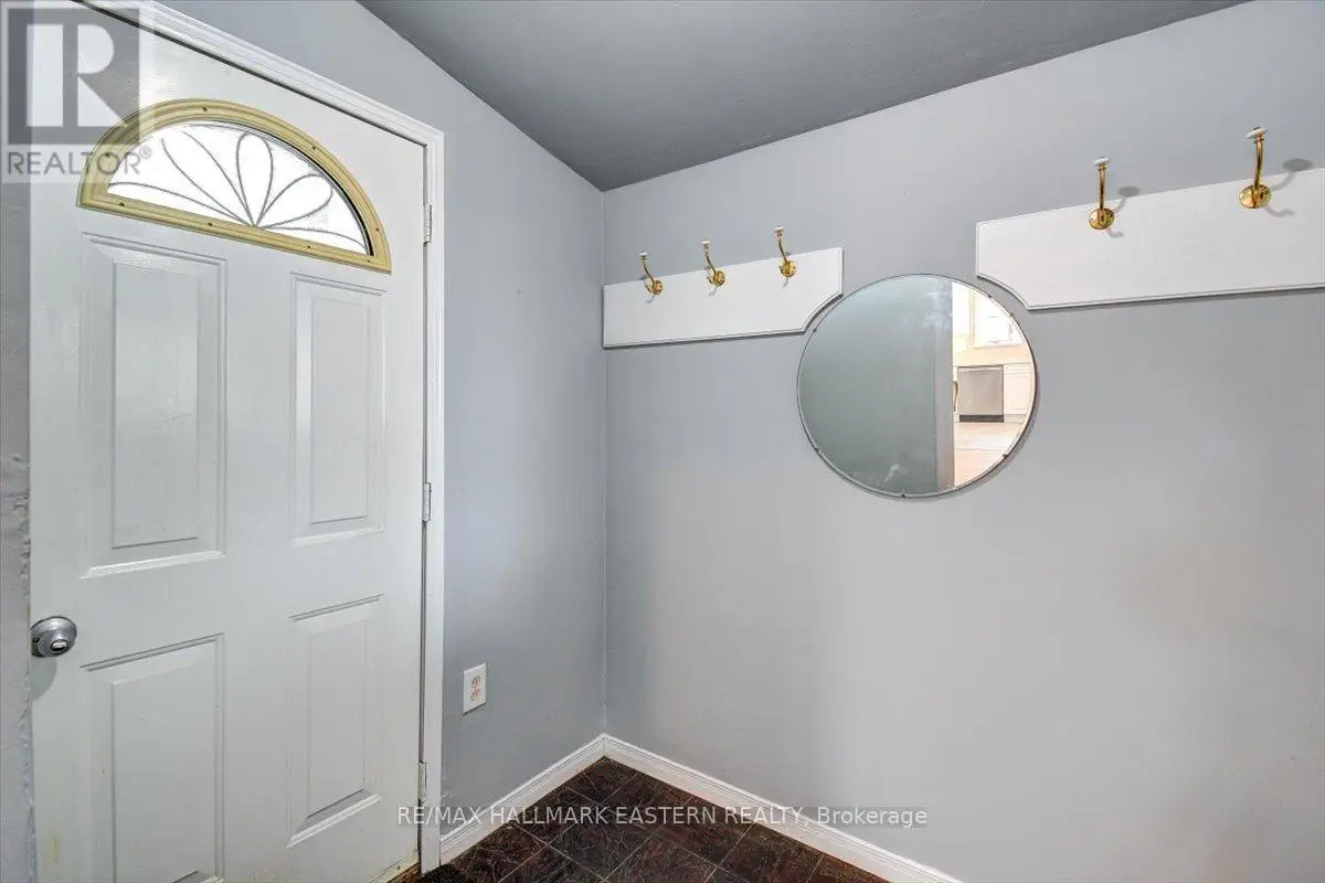 743 Barbara Crescent, Peterborough South, Ontario  K9J 3X6 - Photo 3 - X12009276