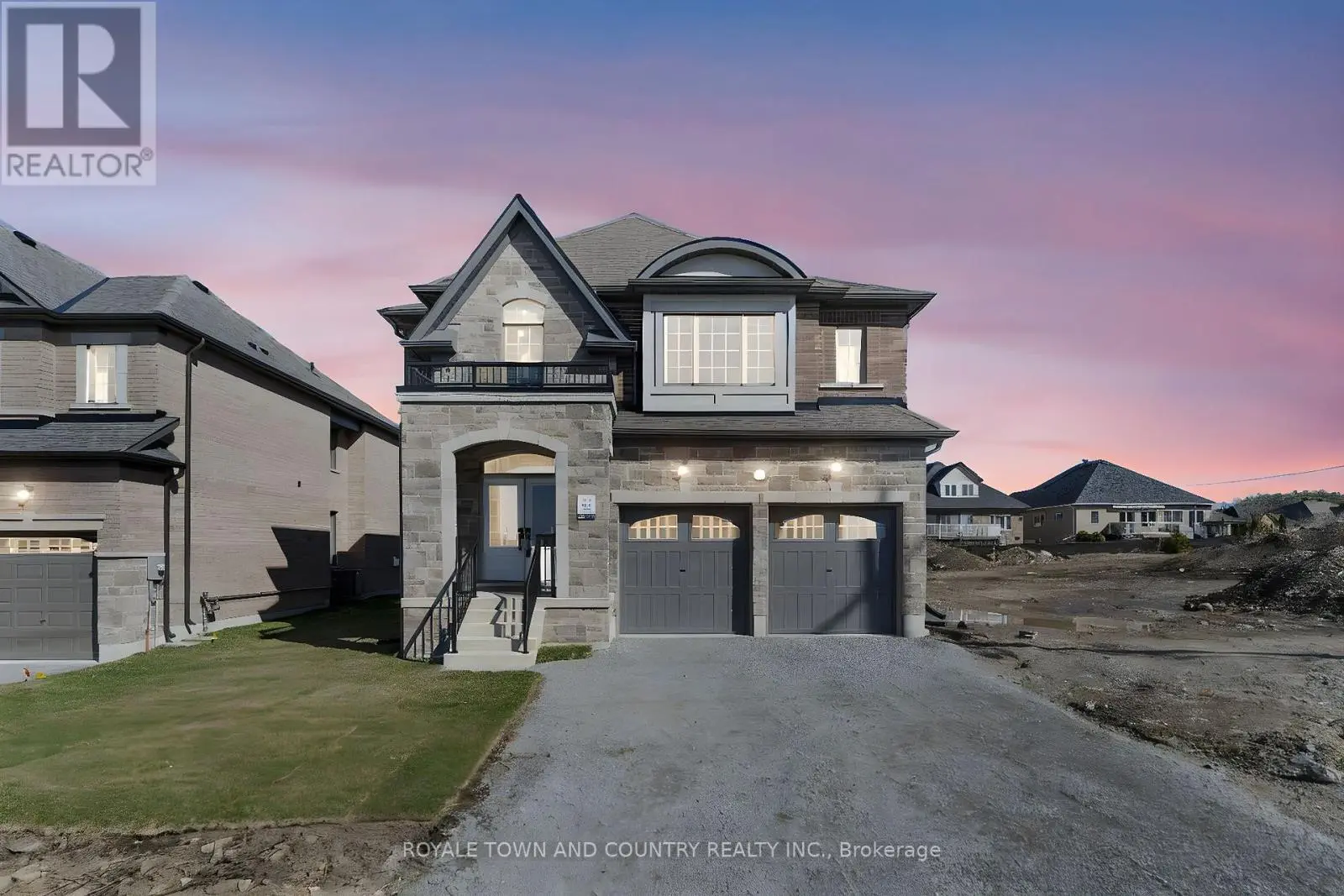 42 Dobson Street, Kawartha Lakes, Ontario  K9V 0E5 - Photo 1 - X12093396