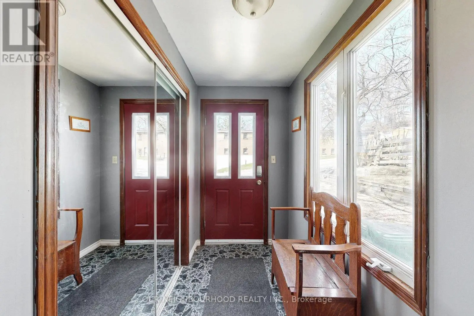 19 Broad Street, Brantford, Ontario  N3R 7E1 - Photo 3 - X12094927