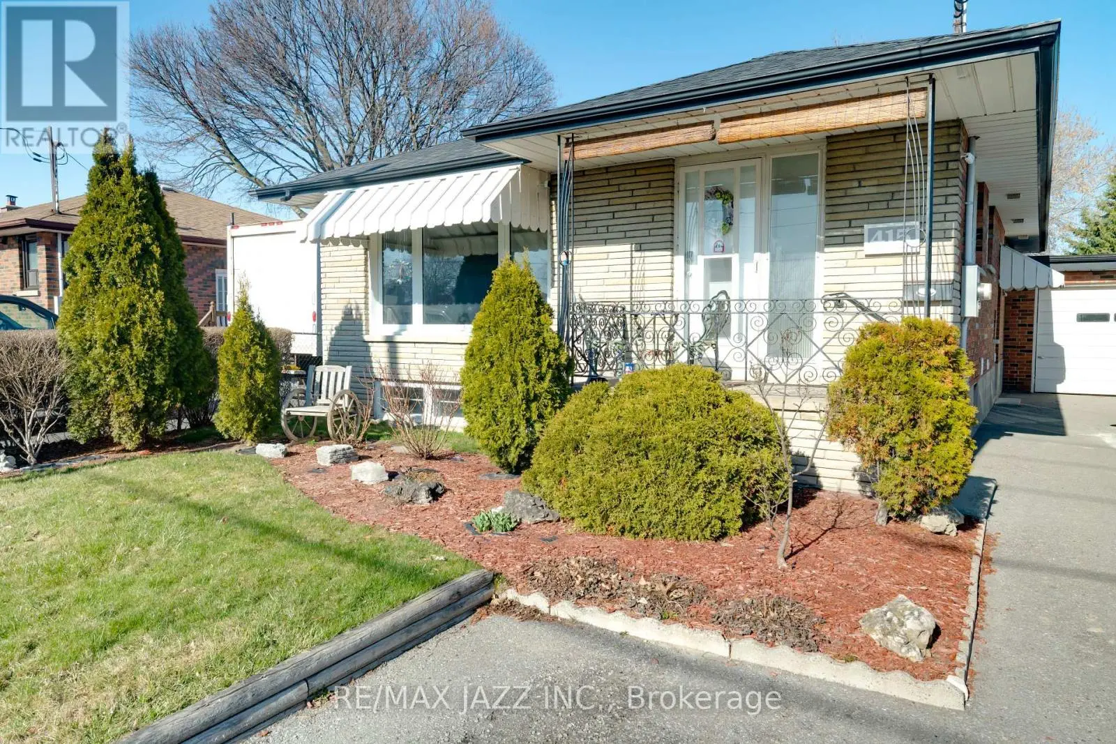 415 Stevenson Road N, Oshawa, Ontario  L1J 5N7 - Photo 1 - E12095405