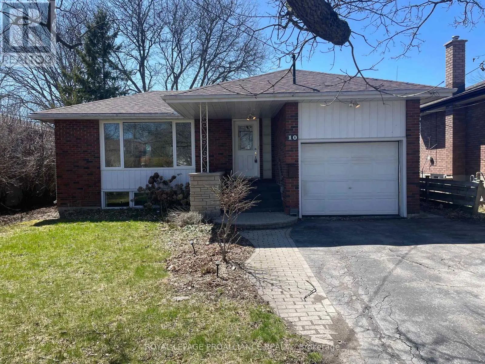 10 Meadowvale Avenue, Belleville, Ontario  K8N 2L4 - Photo 1 - X12048338