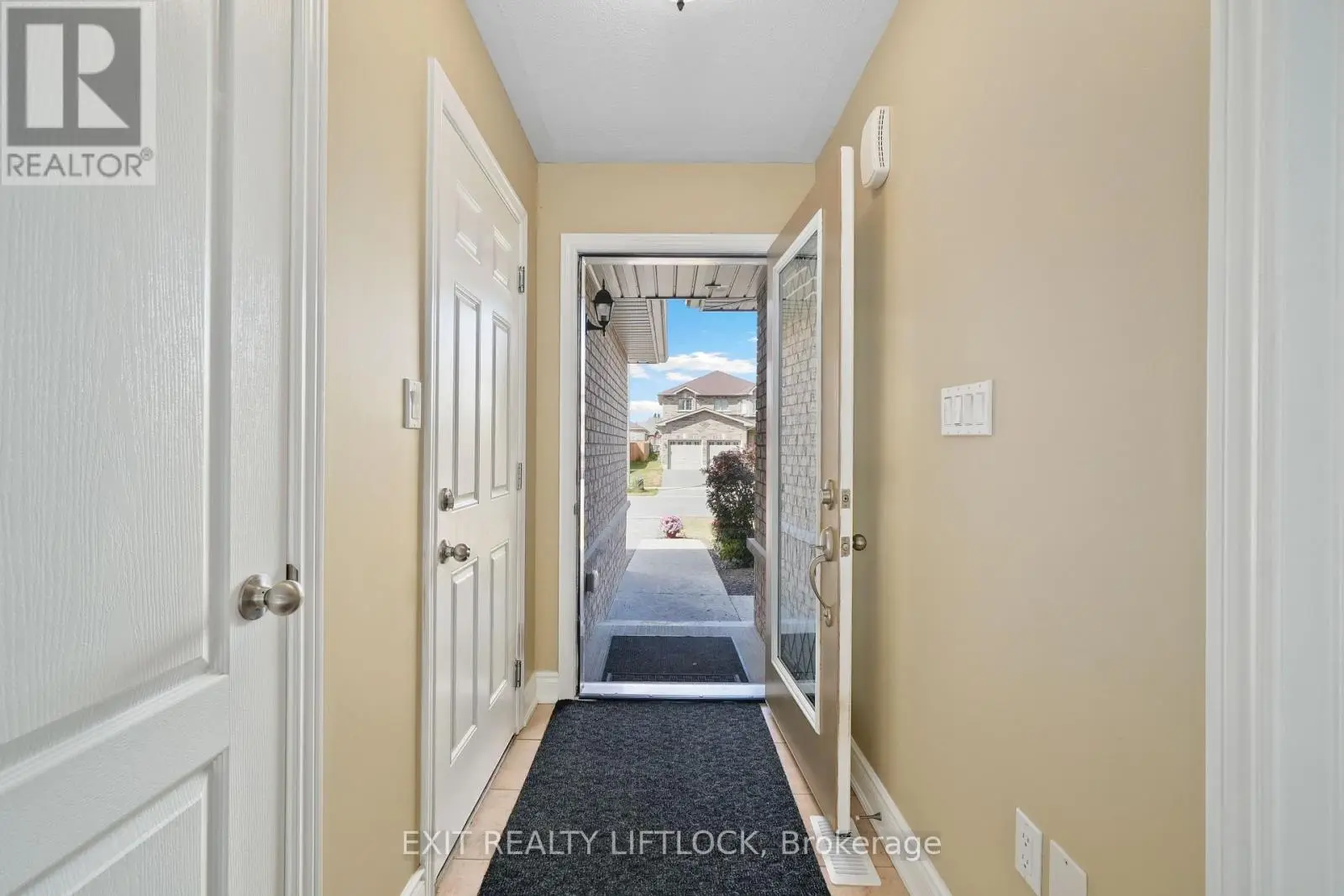 36 White Hart Lane, Trent Hills, Ontario  K0L 1Y0 - Photo 3 - X12095751