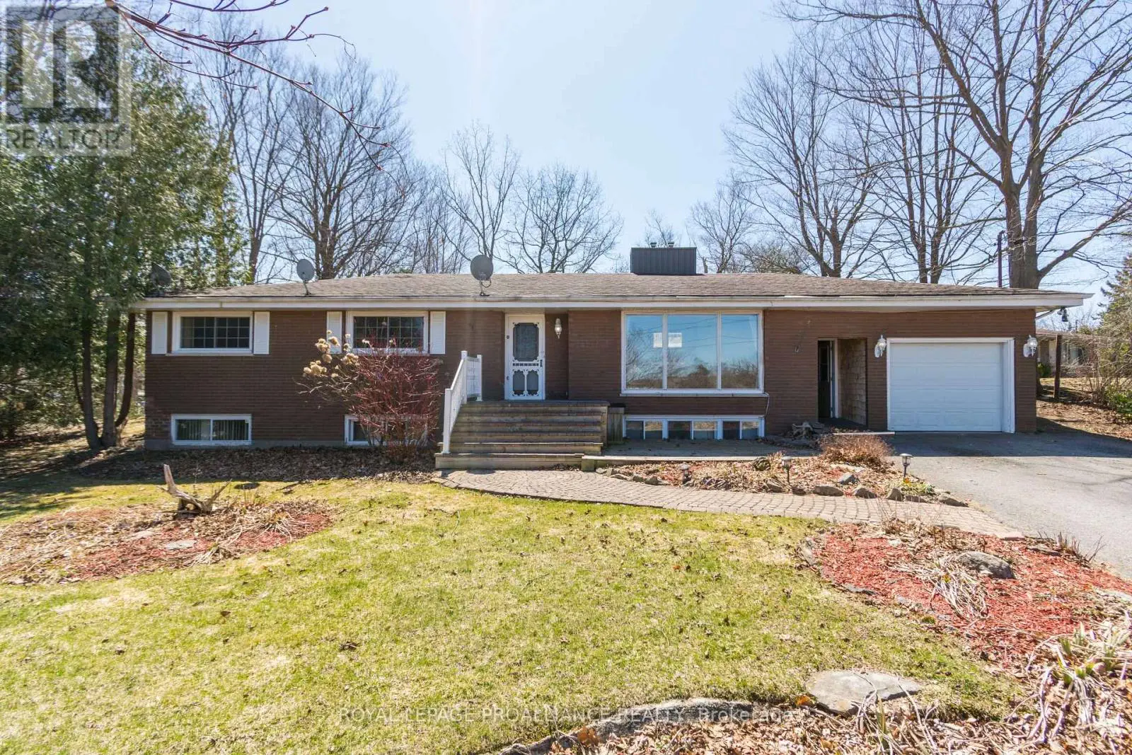 67 Lafferty Road, Quinte West, Ontario  K8V 5P7 - Photo 1 - X12095921