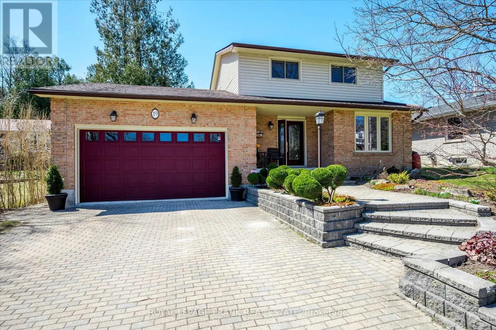 19 Wallis Drive, Peterborough West, Ontario  K9J 6B8 - Photo 1 - X12096404