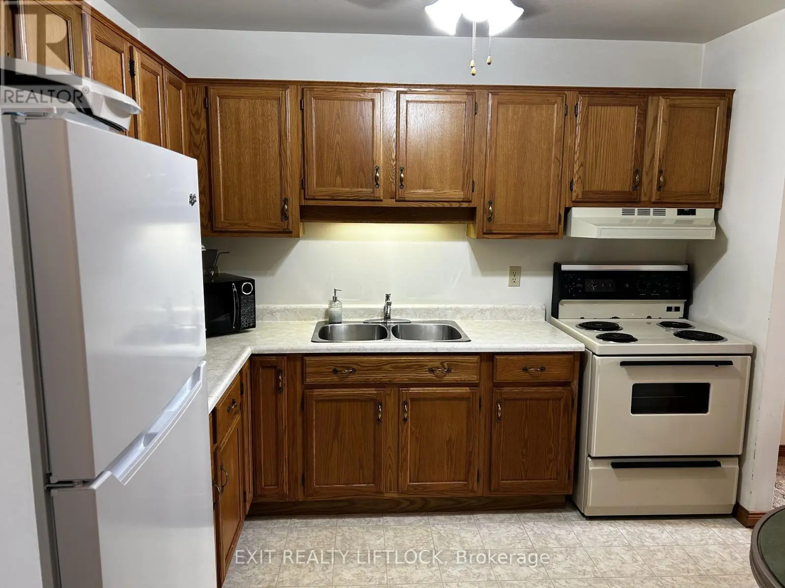 106 - 920 Ford Street, Peterborough Central, Ontario  K9J 5V3 - Photo 3 - X12096642