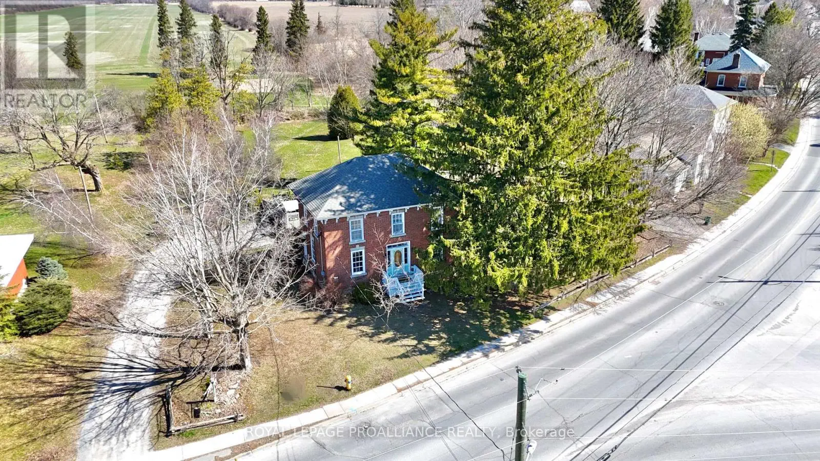 374 Bloomfield Main Street, Prince Edward County, Ontario  K0K 1G0 - Photo 1 - X12097851