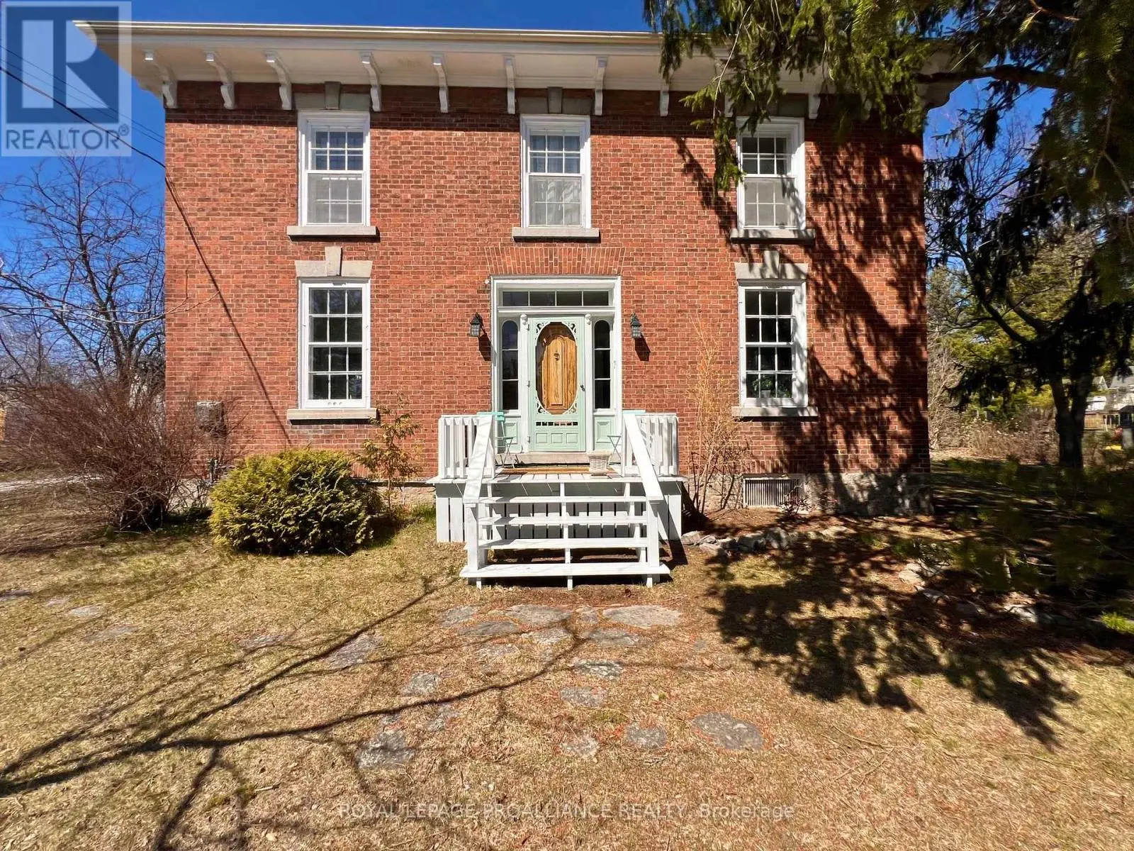 374 Bloomfield Main Street, Prince Edward County, Ontario  K0K 1G0 - Photo 3 - X12097851