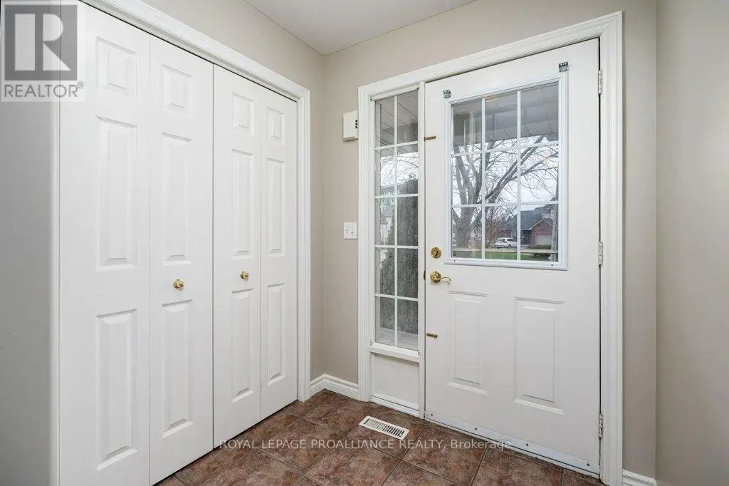 16 - 35 Albion Street, Belleville, Ontario  K8N 5Y8 - Photo 3 - X12098009