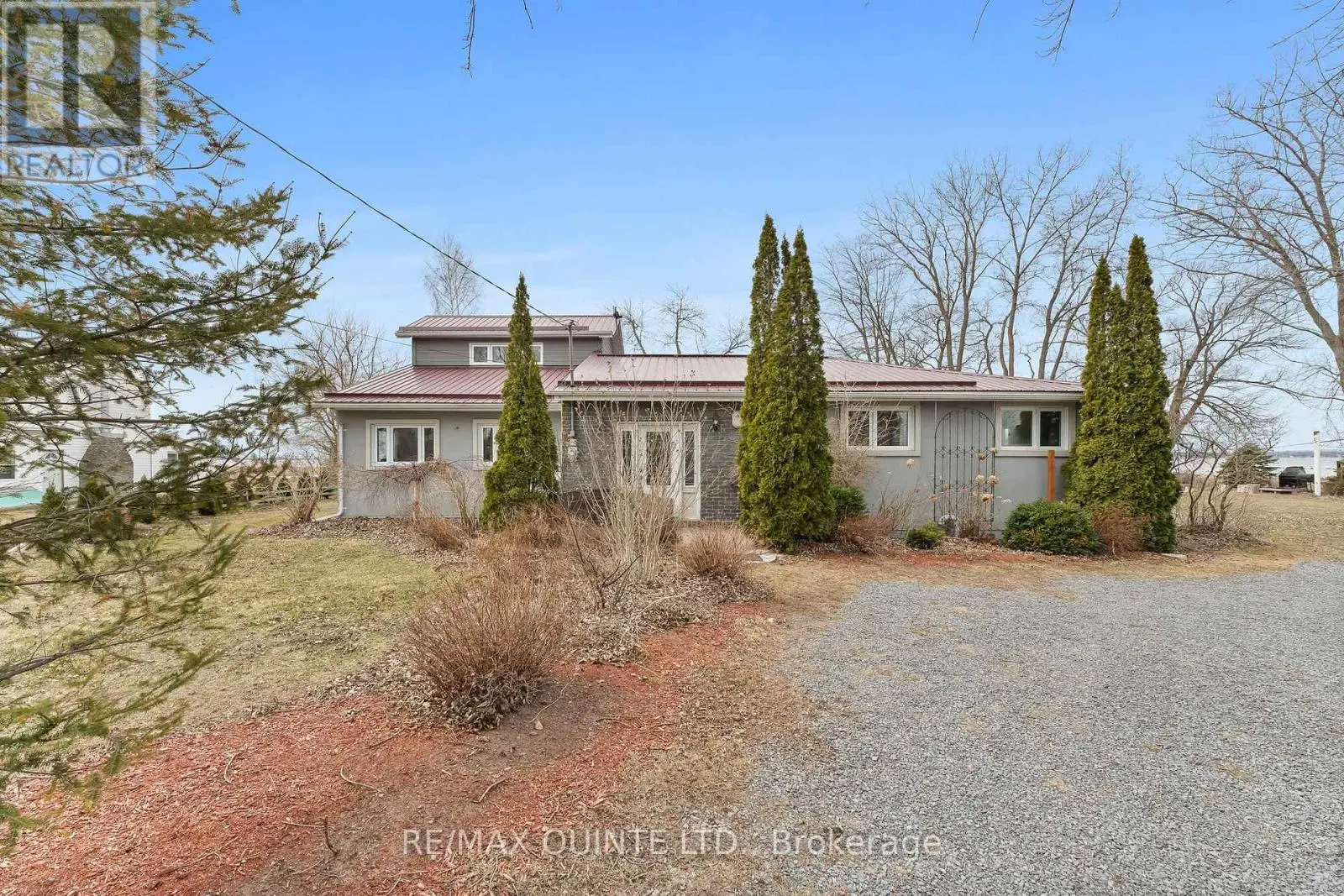 282 Harbard Lane, Prince Edward County, Ontario  K0K 1L0 - Photo 3 - X12077654