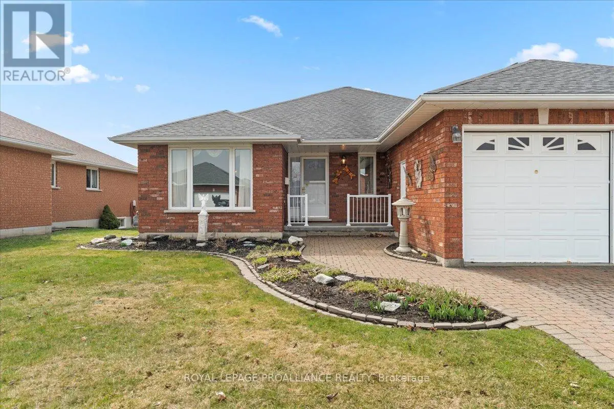 13 Hickory Grove, Belleville, Ontario  K8N 5X6 - Photo 2 - X12099061