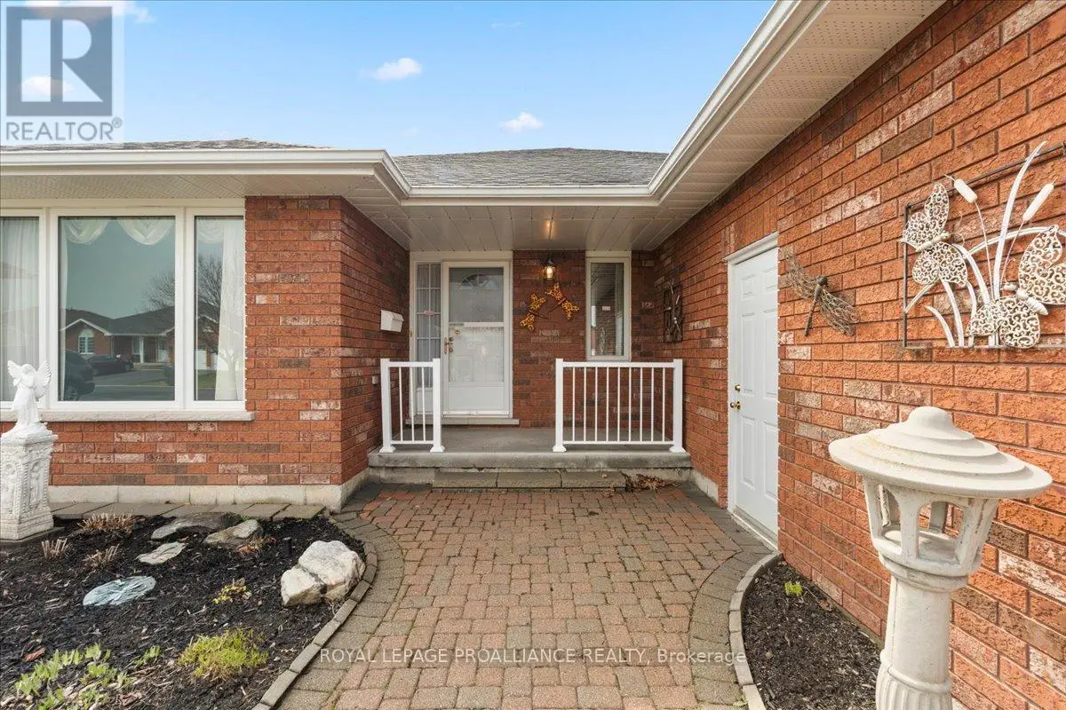13 Hickory Grove, Belleville, Ontario  K8N 5X6 - Photo 3 - X12099061