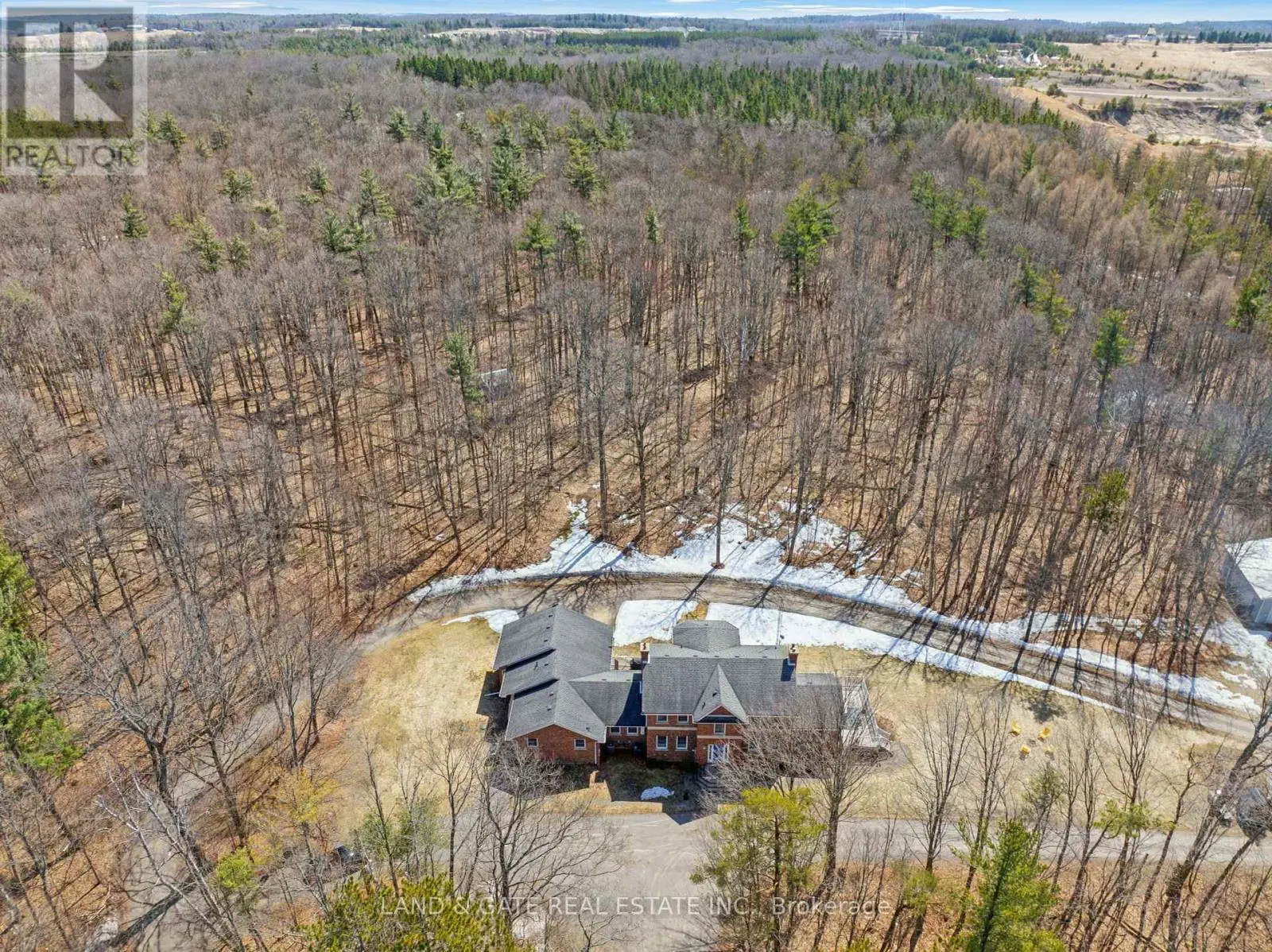 398 Sandy Hook Road, Kawartha Lakes, Ontario  L0A 1K0 - Photo 3 - X12099223