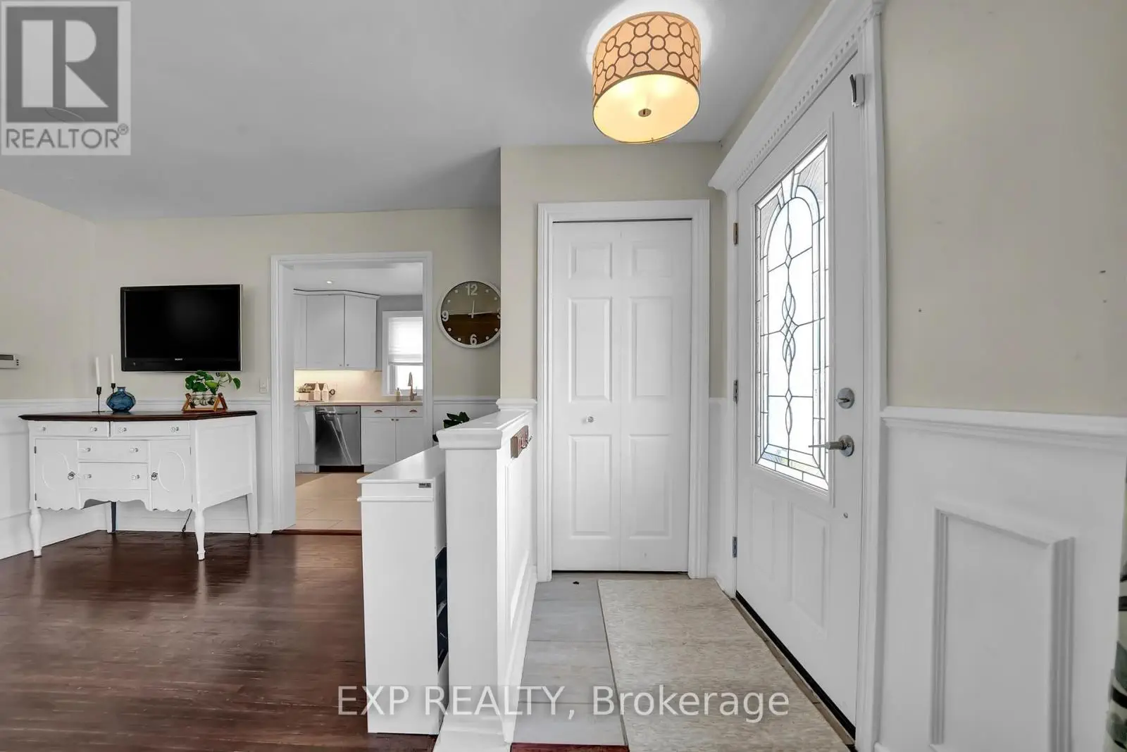 449 Emerald Avenue, Oshawa, Ontario  L1J 1K3 - Photo 2 - E12099739
