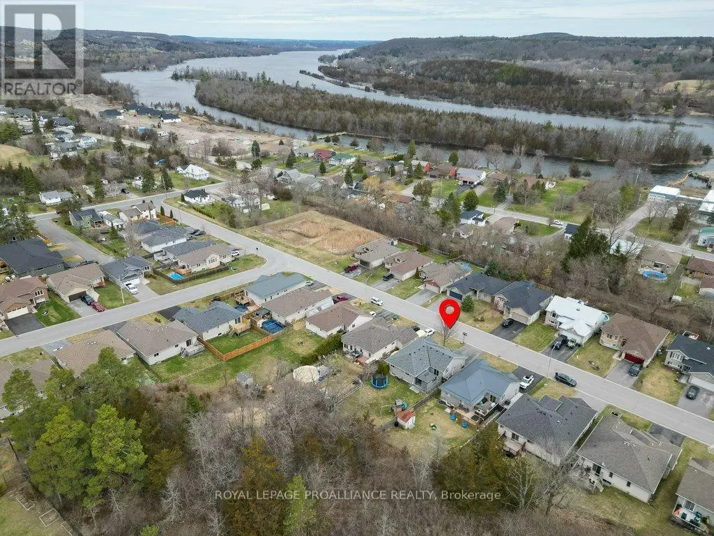 17 Kyle Court, Quinte West, Ontario  K0K 2C0 - Photo 2 - X12100583