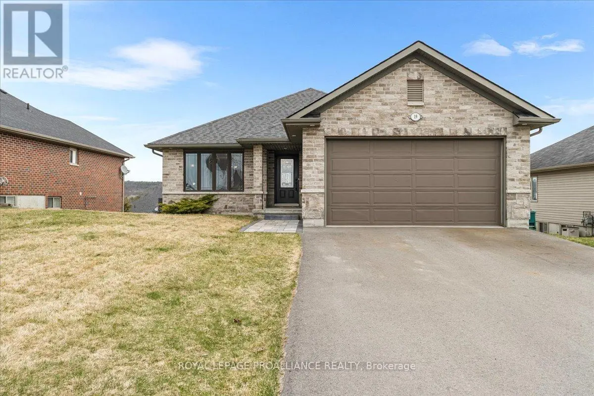 19 Rosewood Drive, Quinte West, Ontario  K0K 2C0 - Photo 1 - X12100689