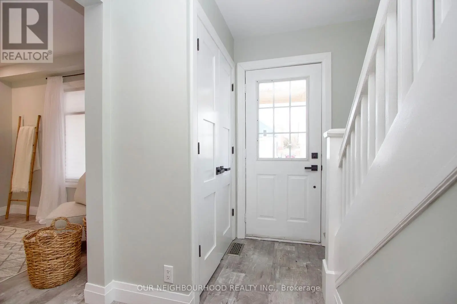 251 John Street W, Oshawa, Ontario  L1J 2B5 - Photo 2 - E12101093