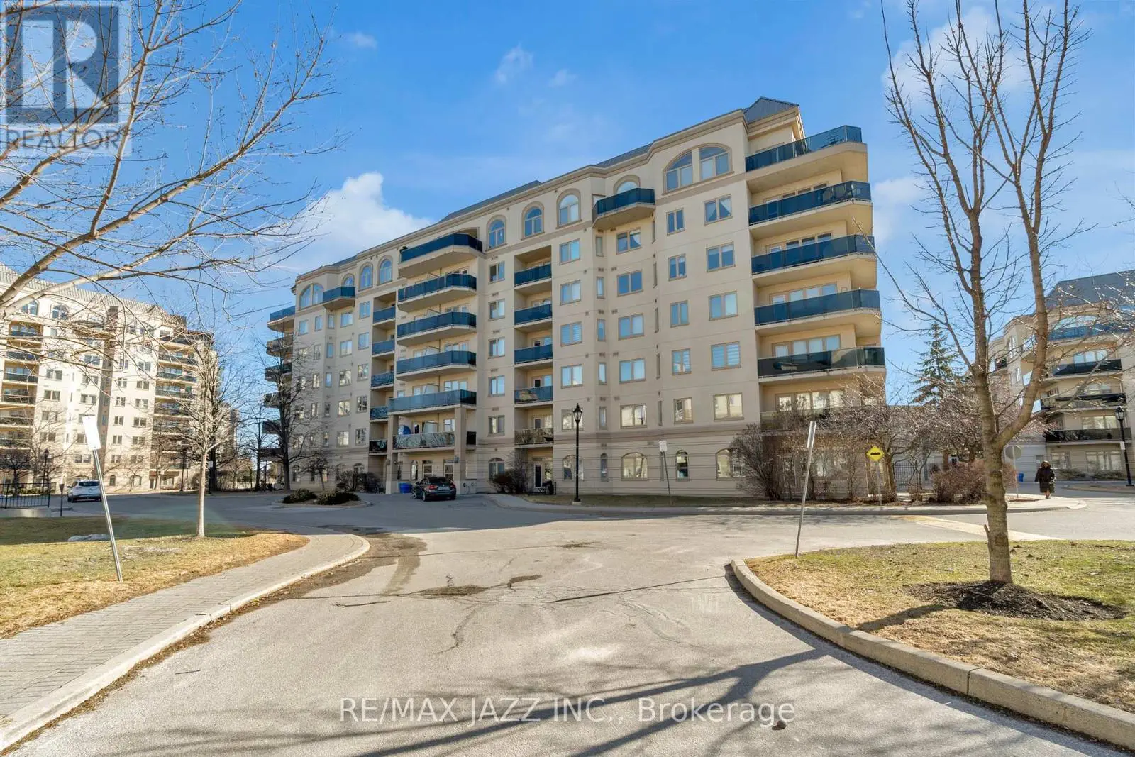 304 - 7 Dayspring Circle, Brampton, Ontario  L6P 1C1 - Photo 1 - W12101170