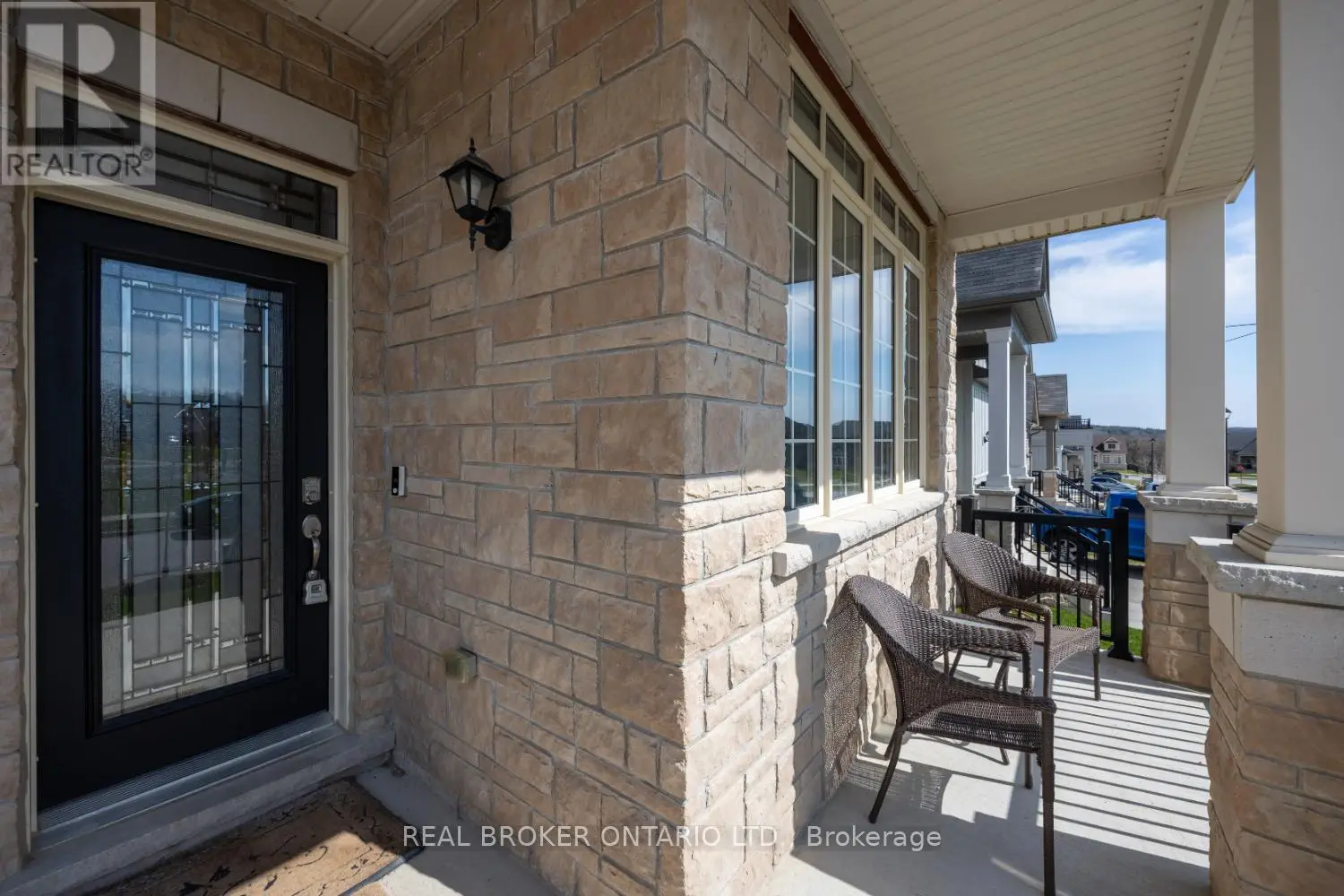 3 Melrose Drive, Cavan Monaghan, Ontario  L0A 1G0 - Photo 3 - X12086605