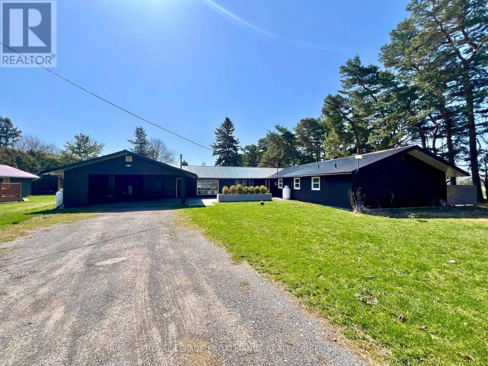 1163 County Rd 11, Prince Edward County, Ontario  K0K 2T0 - Photo 1 - X12101321