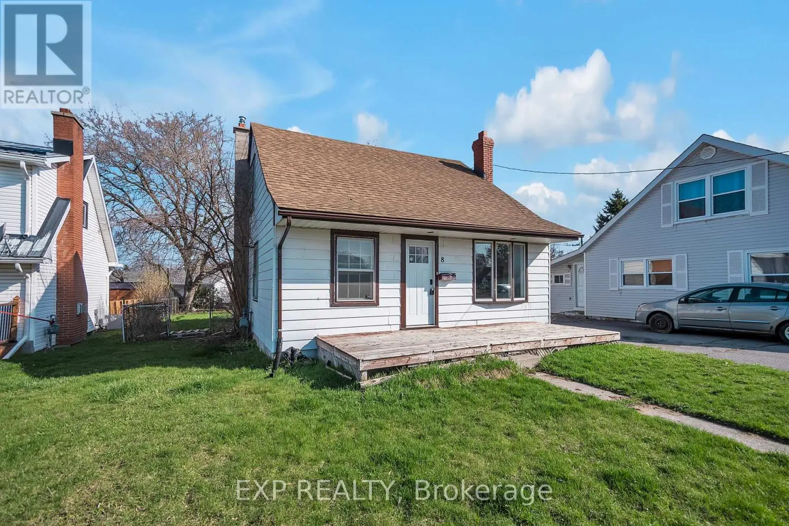 8 Jackson Street, Quinte West, Ontario  K8V 1Z7 - Photo 2 - X12101125