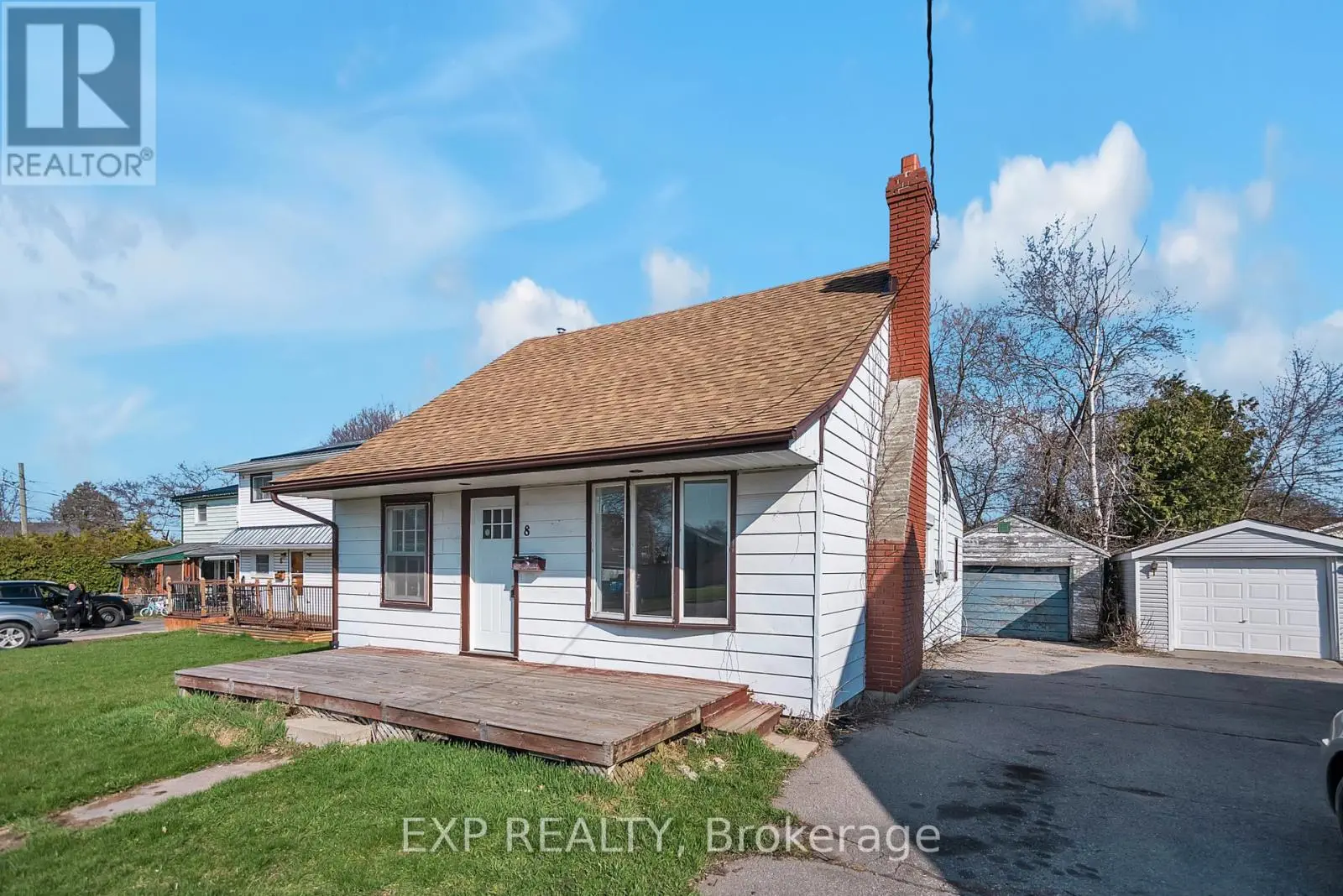 8 Jackson Street, Quinte West, Ontario  K8V 1Z7 - Photo 3 - X12101125