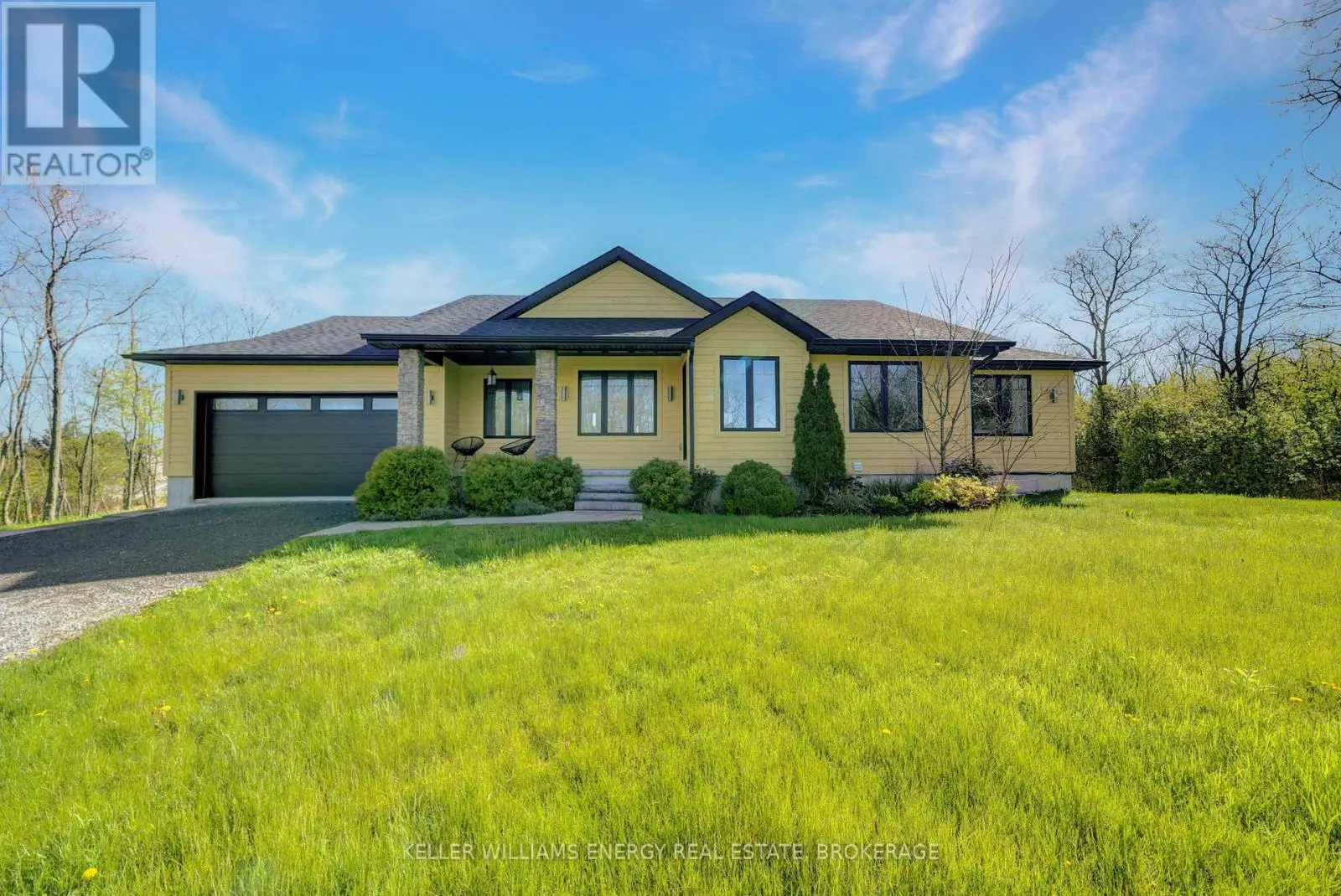 20858 Loyalist Parkway, Prince Edward County, Ontario  K0K 1L0 - Photo 2 - X12101850
