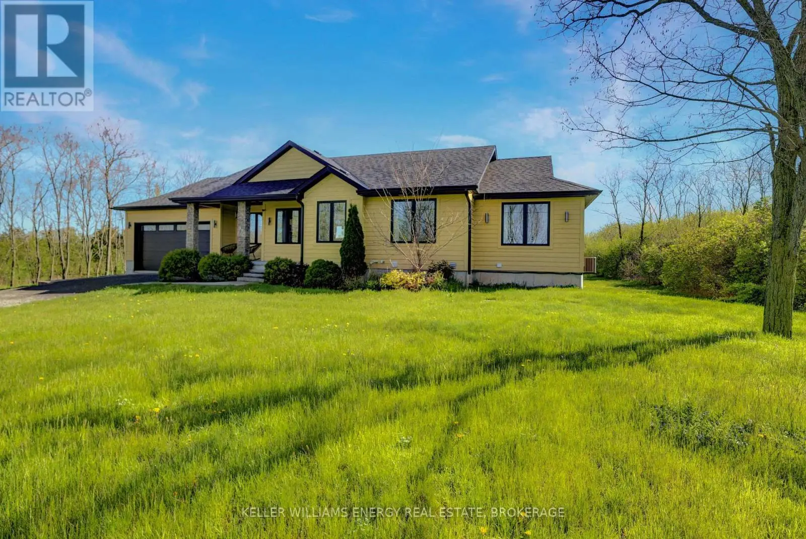 20858 Loyalist Parkway, Prince Edward County, Ontario  K0K 1L0 - Photo 3 - X12101850
