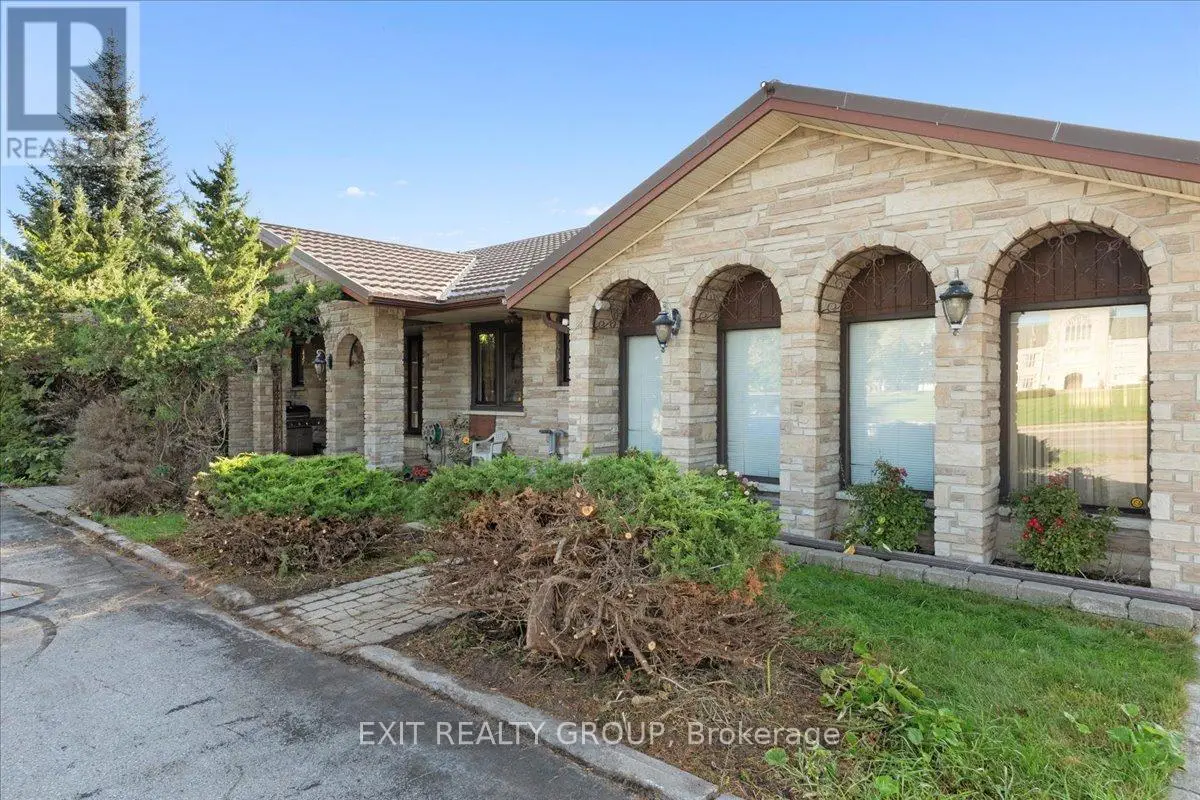 157 Dundas Street W, Belleville, Ontario  K8P 1A7 - Photo 1 - X12102593