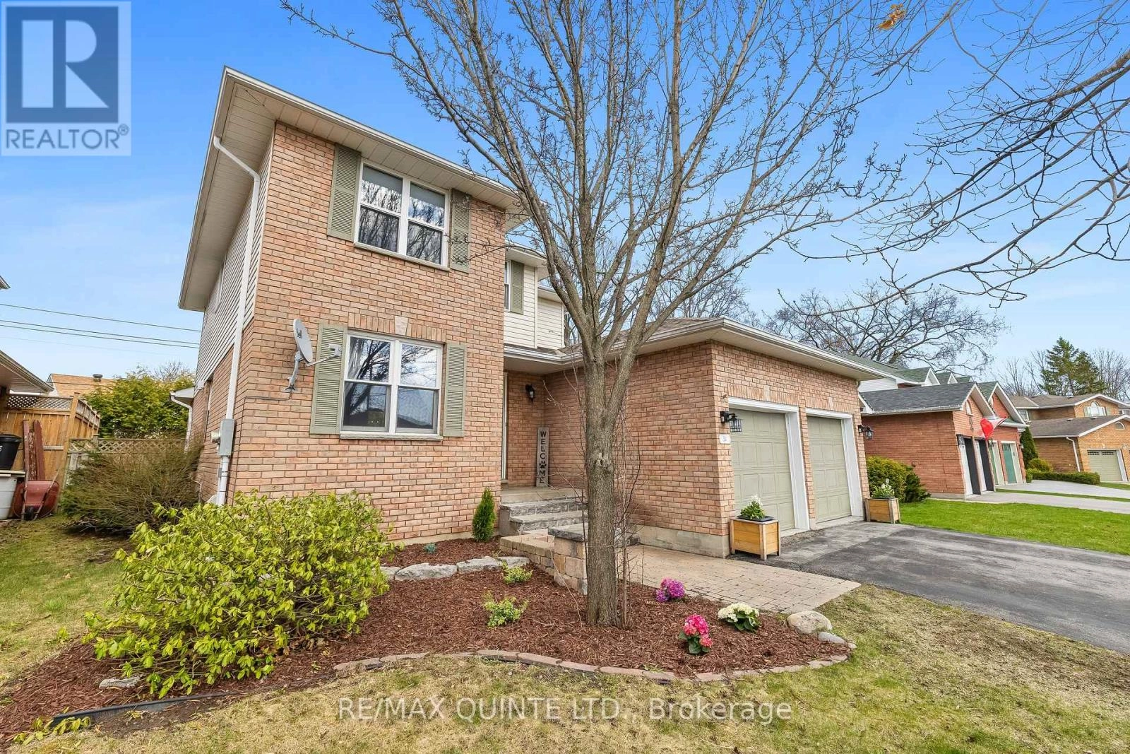 34 Forchuk Crescent, Quinte West, Ontario  K8V 3S4 - Photo 2 - X12103325