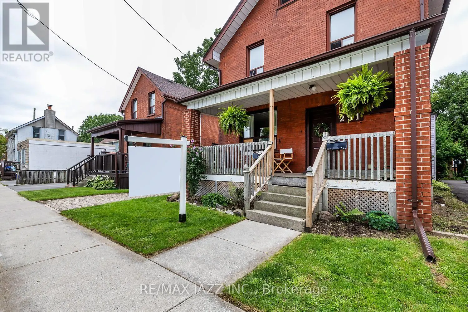 251 Arthur Street, Oshawa, Ontario  L1H 1N5 - Photo 2 - E12103531
