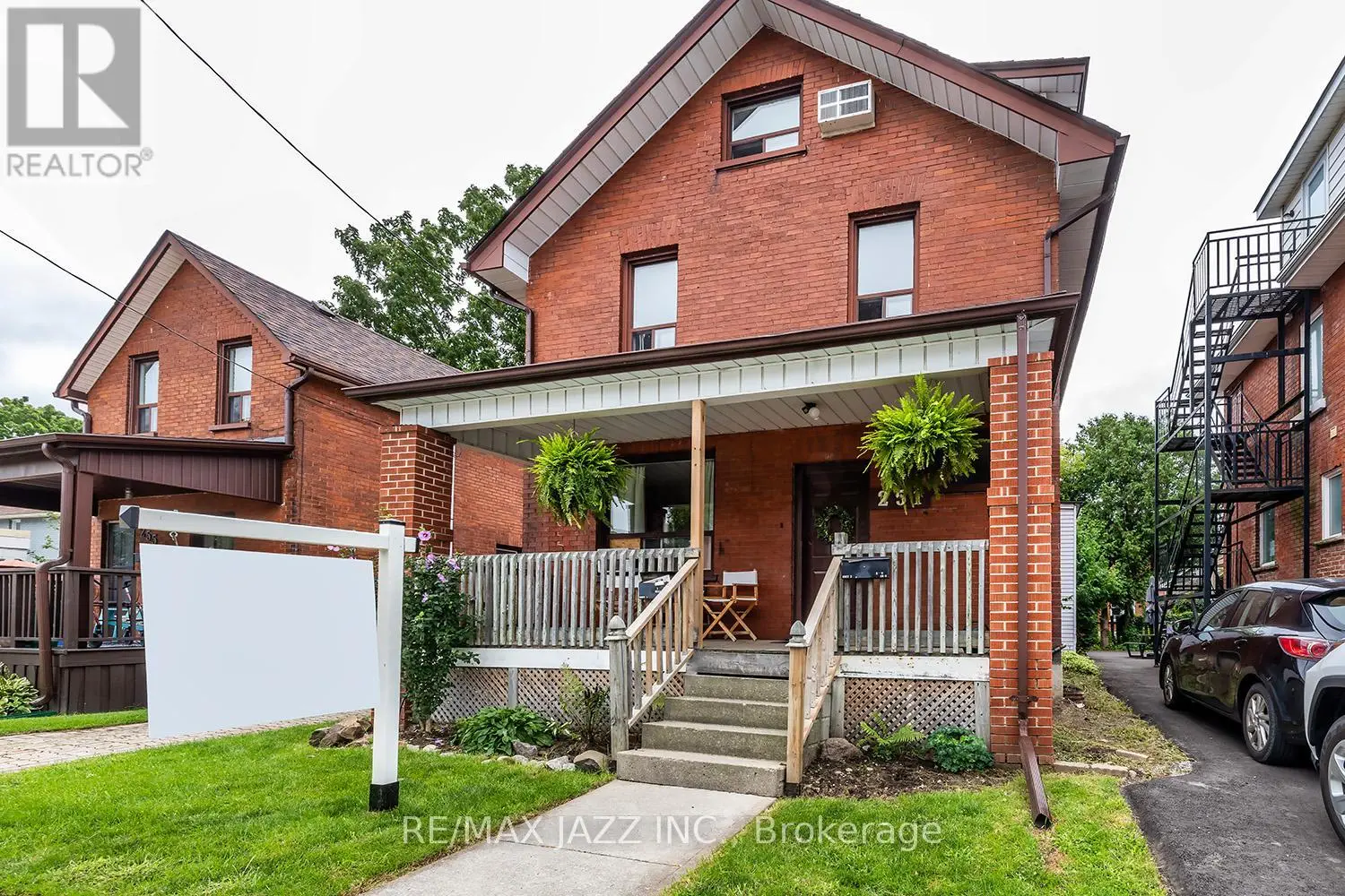 251 Arthur Street, Oshawa, Ontario  L1H 1N5 - Photo 3 - E12103531