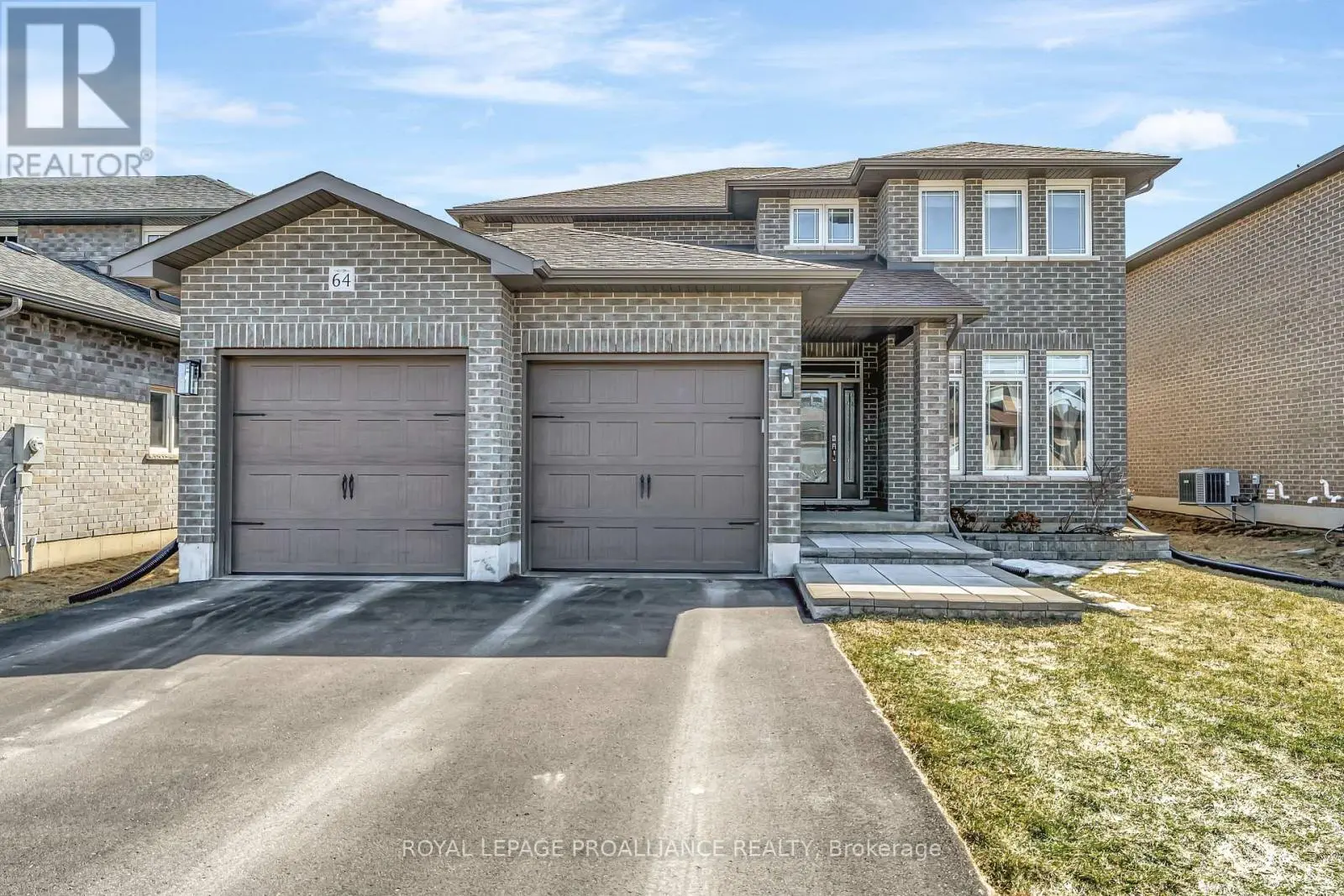 64 Crews Crescent, Quinte West, Ontario  K8V 0G3 - Photo 1 - X12103596
