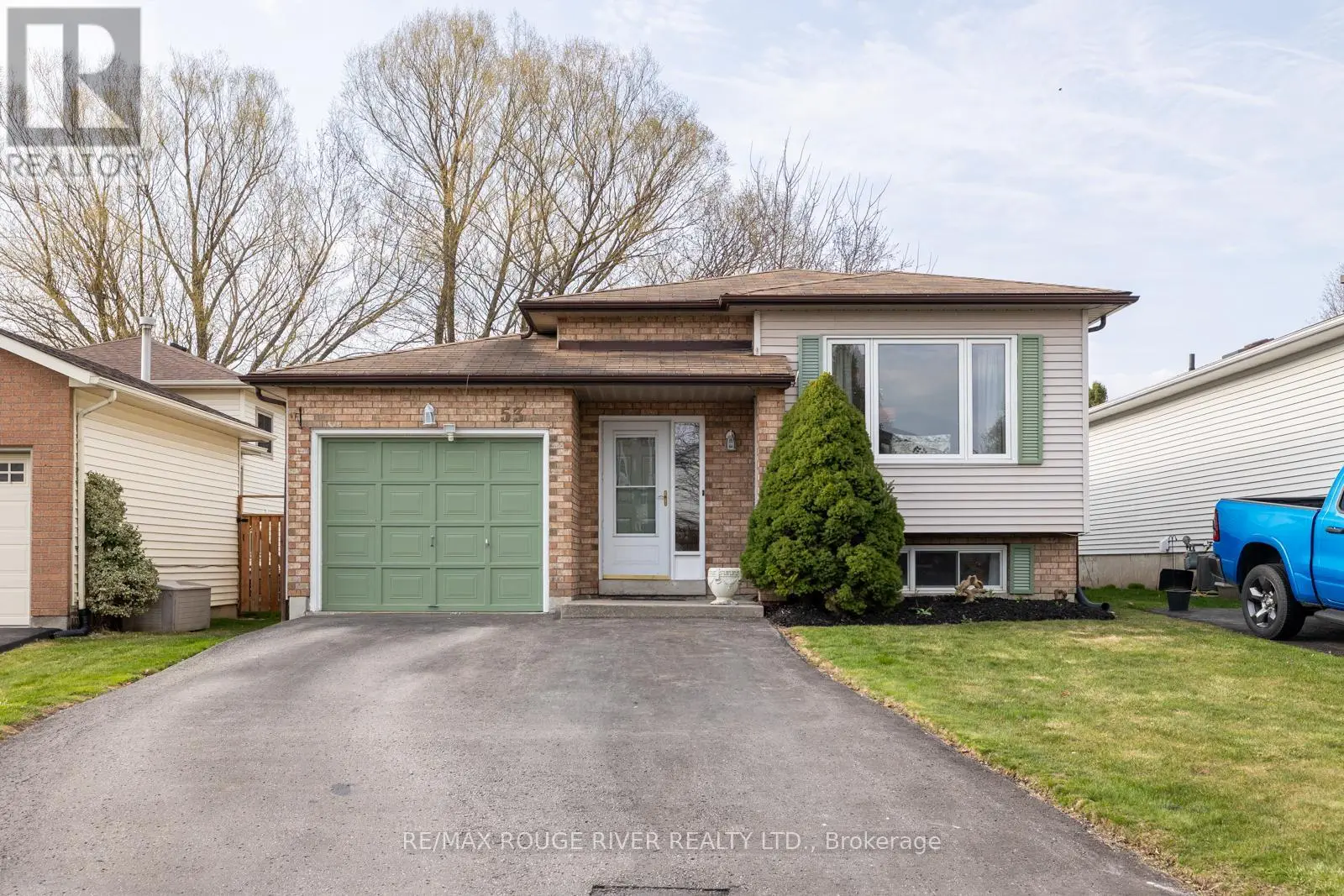 53 Quinlan Drive, Port Hope, Ontario  L1A 4H3 - Photo 2 - X12103688