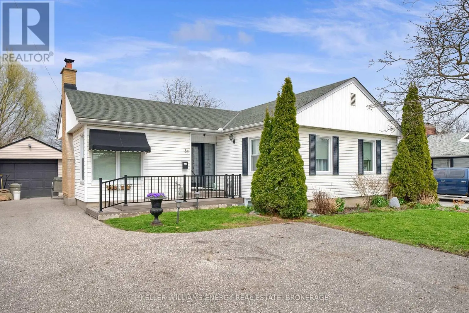 86 Rossland Road E, Oshawa, Ontario  L1G 2W3 - Photo 1 - E12104194