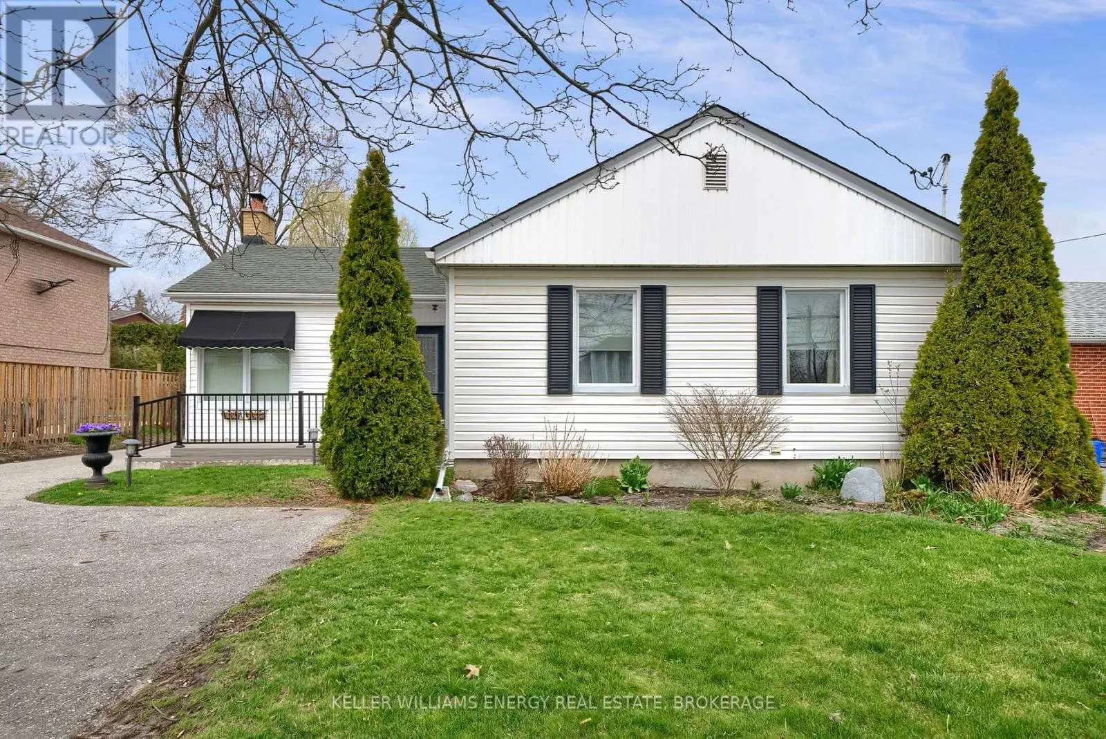 86 Rossland Road E, Oshawa, Ontario  L1G 2W3 - Photo 3 - E12104194