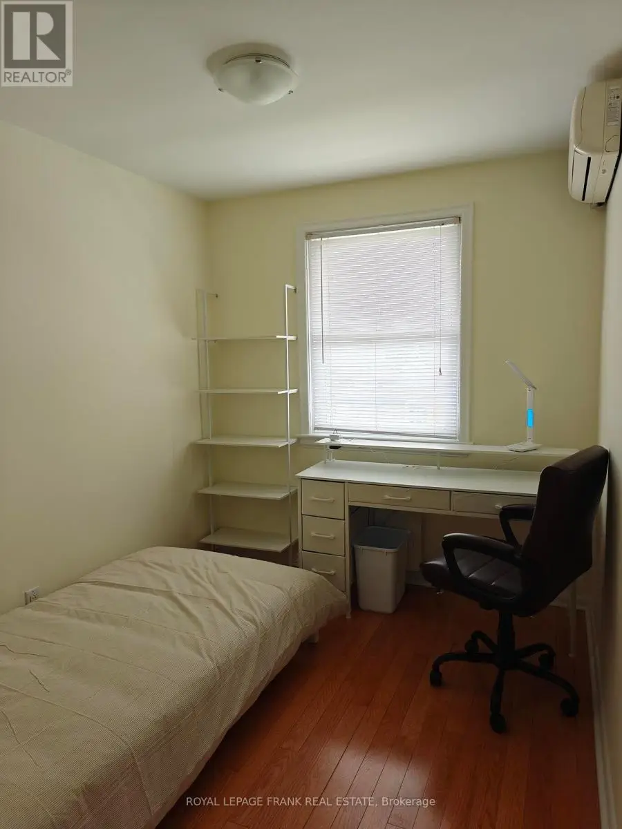 Room #5 - 374 Central Park Boulevard S, Oshawa, Ontario  L1H 5X2 - Photo 2 - E12104330