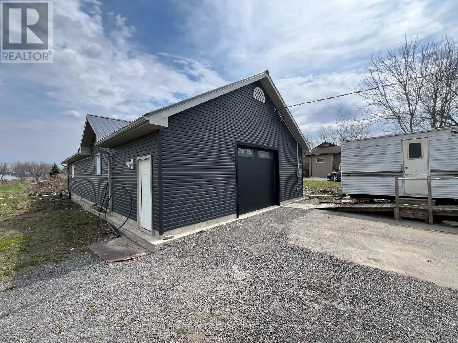 794 County Road 28, Prince Edward County, Ontario  K8N 4Z7 - Photo 1 - X12104180