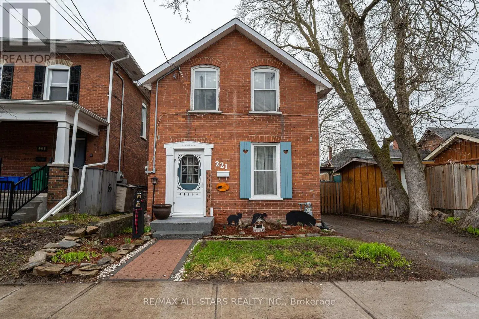 221 Park Place, Peterborough Central, Ontario  K9J 3V9 - Photo 1 - X12104526